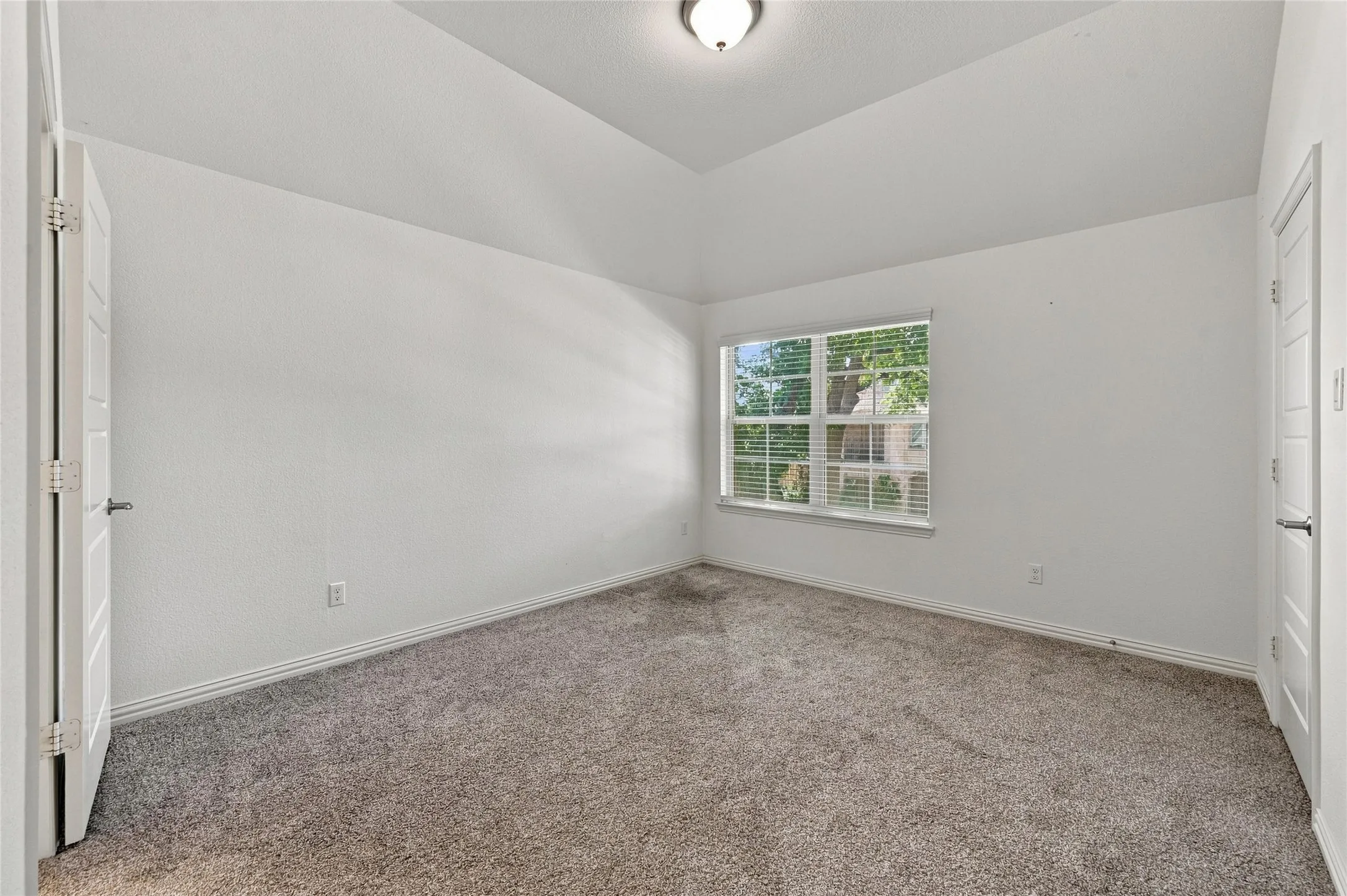 Single Family Residence For Rent in Dallas County , 630 Patriot Lane, Irving, Texas 75060, 3 Bedroom, 3 Bathroom, 2 Garage spaces, 2,100 Sqft, built in 2020, mls#21380194, Real Estate Agent in Irving, Homes For Rent in Dallas county, Homes For Rent in Irving, Realtor in Irving Texas, Real Estate Brokerage Independent Realty Texas, Luminita Cordes Realtor