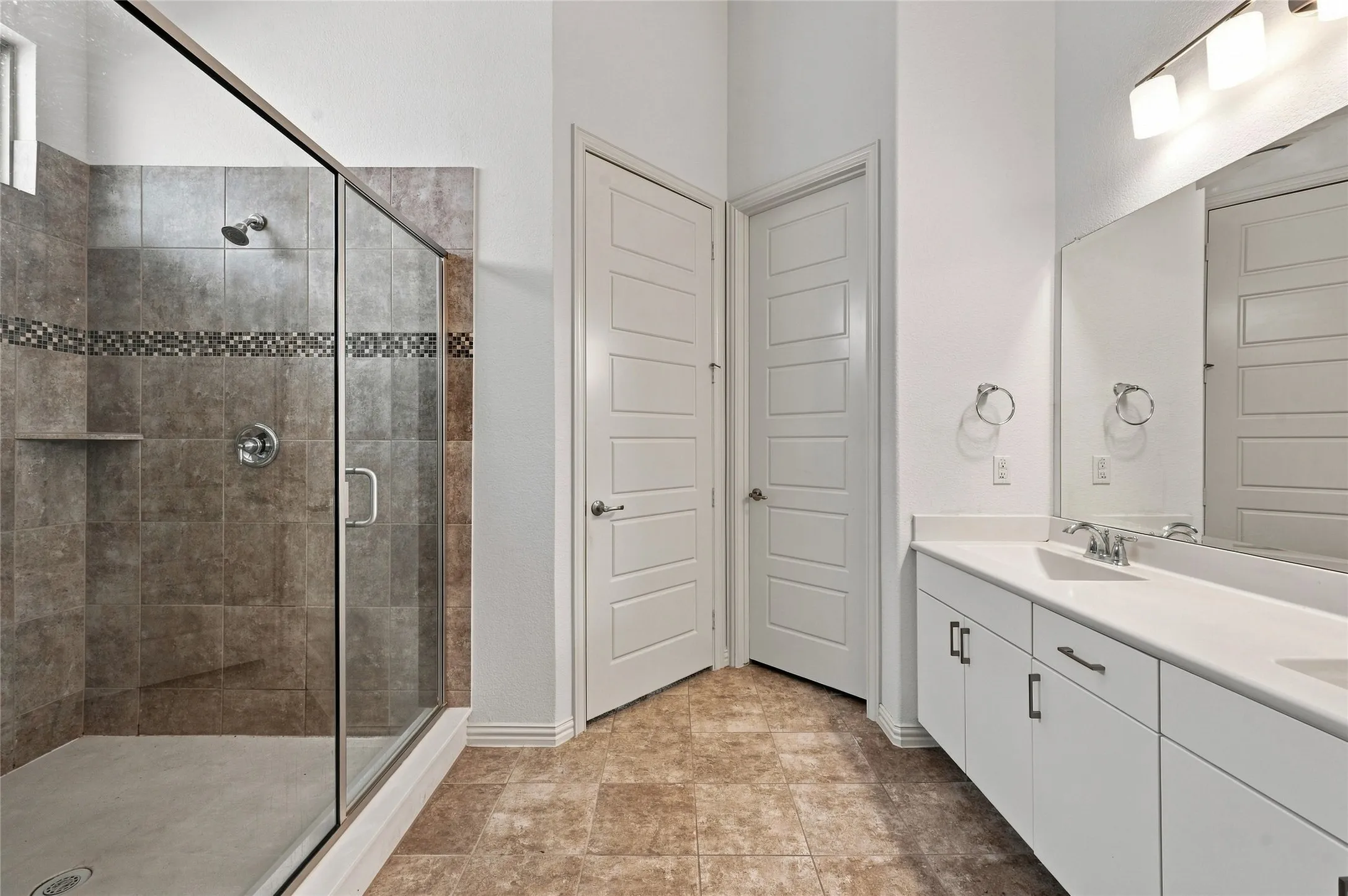 Single Family Residence For Rent in Dallas County , 630 Patriot Lane, Irving, Texas 75060, 3 Bedroom, 3 Bathroom, 2 Garage spaces, 2,100 Sqft, built in 2020, mls#21380194, Real Estate Agent in Irving, Homes For Rent in Dallas county, Homes For Rent in Irving, Realtor in Irving Texas, Real Estate Brokerage Independent Realty Texas, Luminita Cordes Realtor