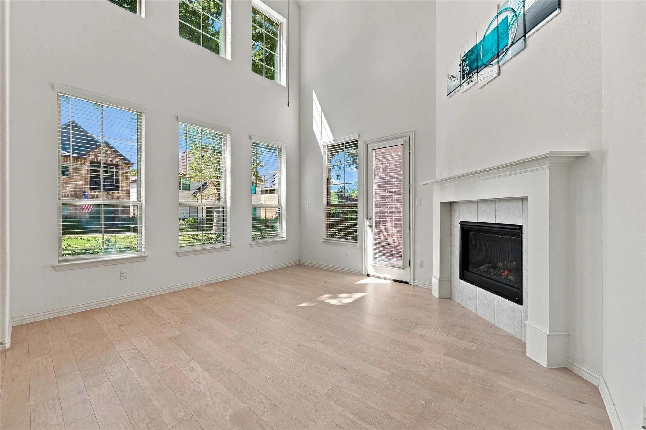 Single Family Residence For Rent in Dallas County , 630 Patriot Lane, Irving, Texas 75060, 3 Bedroom, 3 Bathroom, 2 Garage spaces, 2,100 Sqft, built in 2020, mls#21380194, Real Estate Agent in Irving, Homes For Rent in Dallas county, Homes For Rent in Irving, Realtor in Irving Texas, Real Estate Brokerage Independent Realty Texas, Luminita Cordes Realtor
