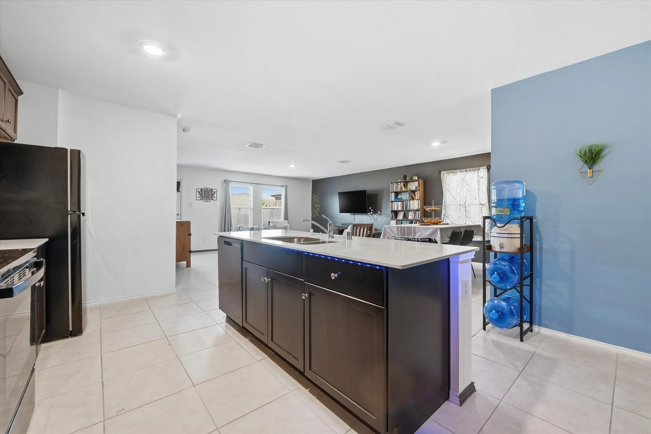 Single Family Residence For Rent in Tarrant County , 1393 Beach Drive, Pelican Bay, Texas 76020, 4 Bedroom, 4 Bathroom, 2 Garage spaces, 1,725 Sqft, built in 2022, mls#21380204, Real Estate Agent in Pelican Bay, Homes For Rent in Tarrant county, Homes For Rent in Pelican Bay, Realtor in Pelican Bay Texas, Real Estate Brokerage Independent Realty Texas, Luminita Cordes Realtor