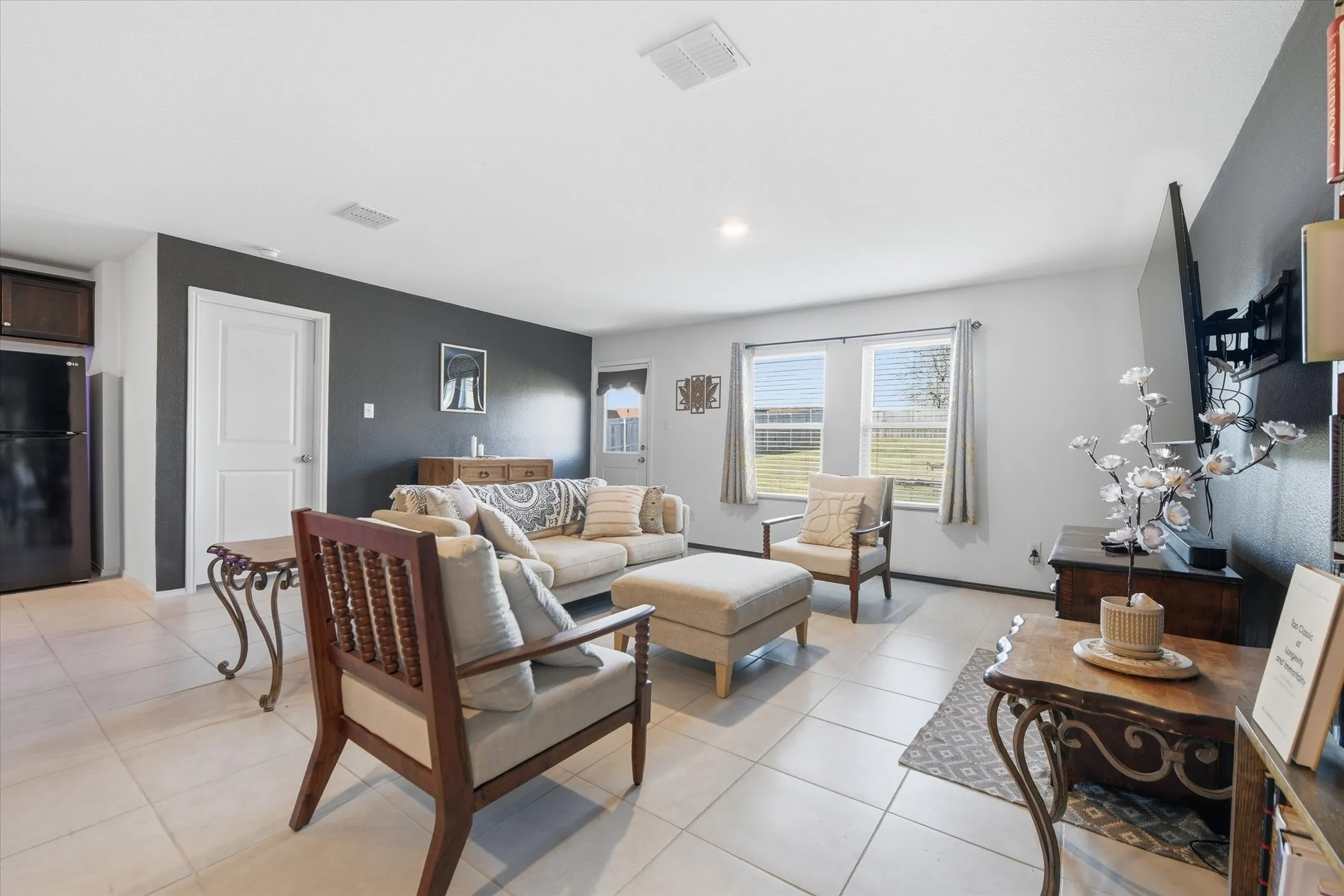 Single Family Residence For Rent in Tarrant County , 1393 Beach Drive, Pelican Bay, Texas 76020, 4 Bedroom, 4 Bathroom, 2 Garage spaces, 1,725 Sqft, built in 2022, mls#21380204, Real Estate Agent in Pelican Bay, Homes For Rent in Tarrant county, Homes For Rent in Pelican Bay, Realtor in Pelican Bay Texas, Real Estate Brokerage Independent Realty Texas, Luminita Cordes Realtor