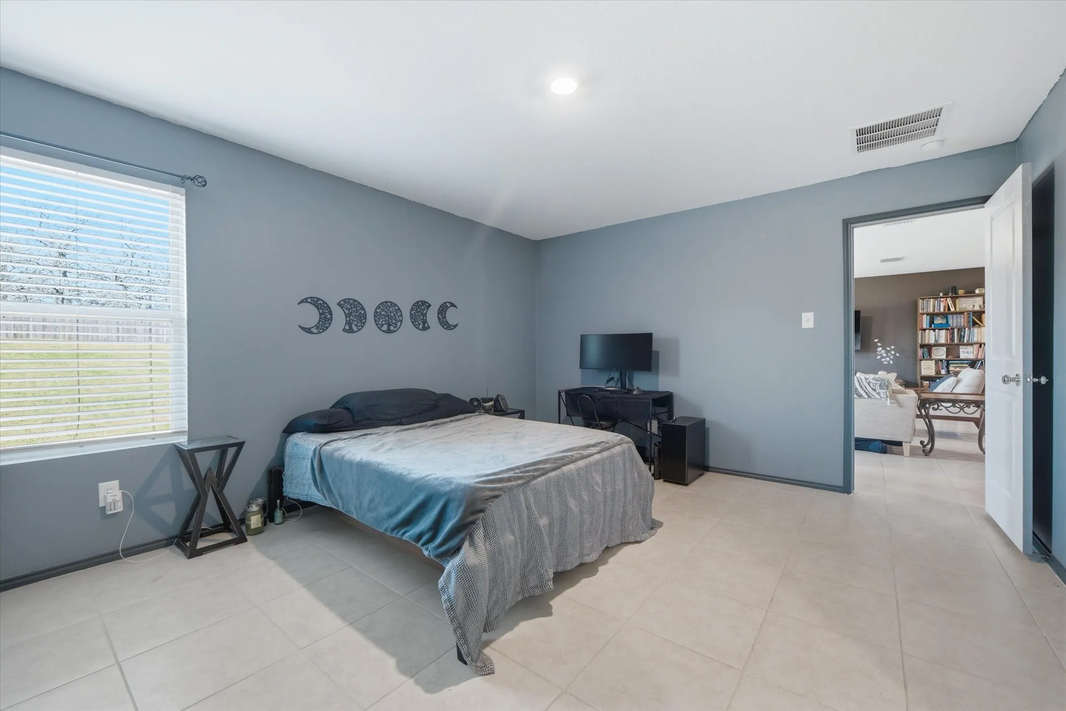 Single Family Residence For Rent in Tarrant County , 1393 Beach Drive, Pelican Bay, Texas 76020, 4 Bedroom, 4 Bathroom, 2 Garage spaces, 1,725 Sqft, built in 2022, mls#21380204, Real Estate Agent in Pelican Bay, Homes For Rent in Tarrant county, Homes For Rent in Pelican Bay, Realtor in Pelican Bay Texas, Real Estate Brokerage Independent Realty Texas, Luminita Cordes Realtor