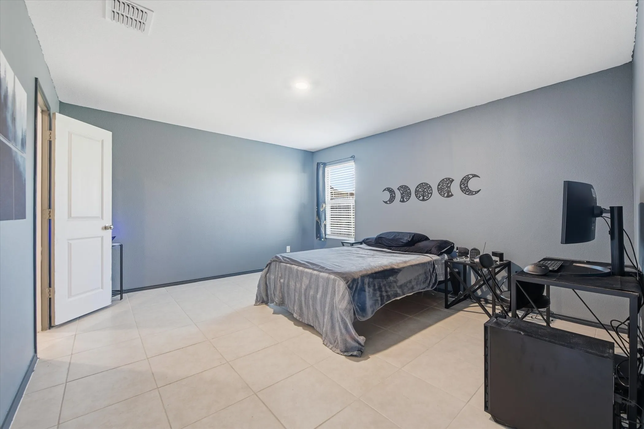 Single Family Residence For Rent in Tarrant County , 1393 Beach Drive, Pelican Bay, Texas 76020, 4 Bedroom, 4 Bathroom, 2 Garage spaces, 1,725 Sqft, built in 2022, mls#21380204, Real Estate Agent in Pelican Bay, Homes For Rent in Tarrant county, Homes For Rent in Pelican Bay, Realtor in Pelican Bay Texas, Real Estate Brokerage Independent Realty Texas, Luminita Cordes Realtor