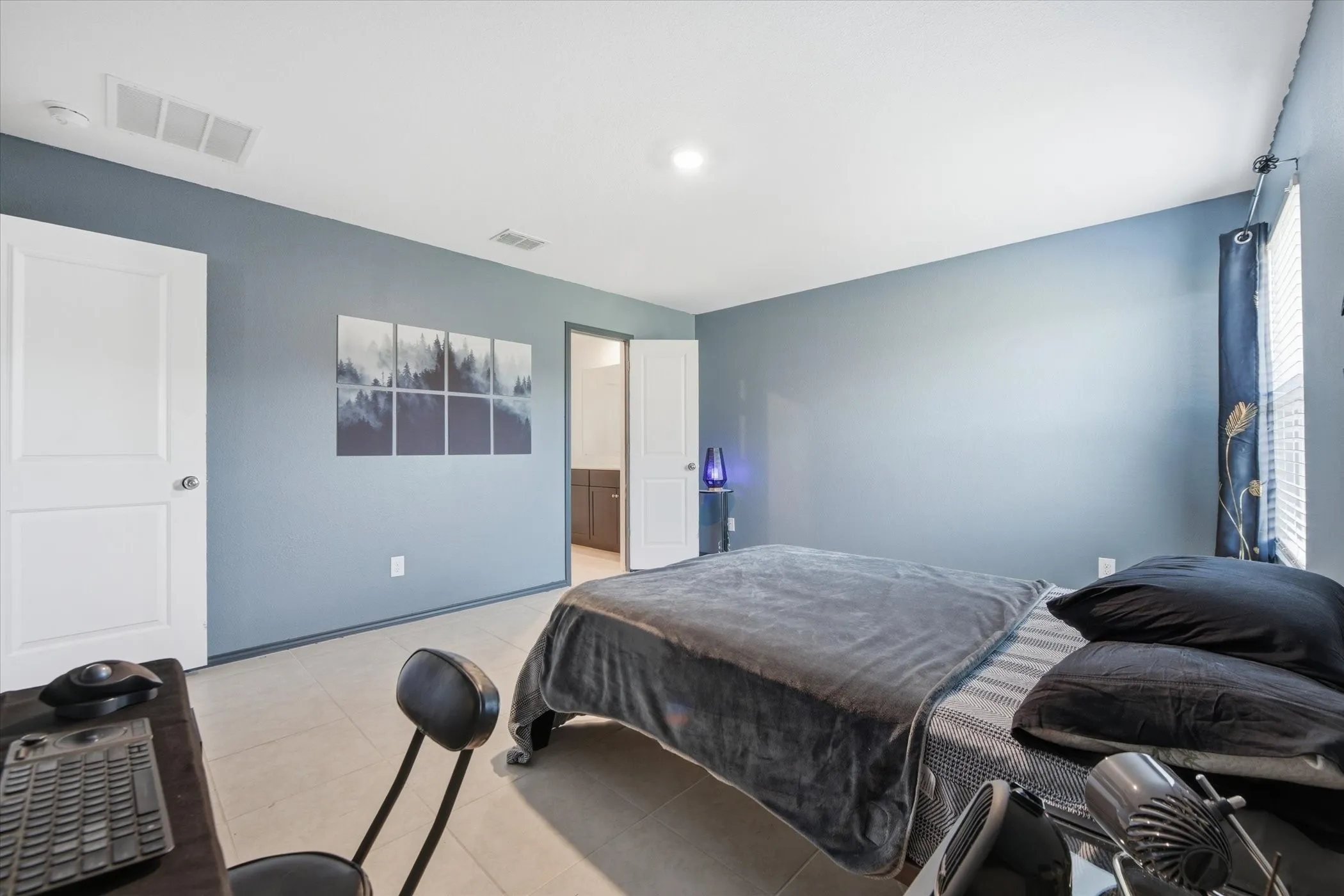 Single Family Residence For Rent in Tarrant County , 1393 Beach Drive, Pelican Bay, Texas 76020, 4 Bedroom, 4 Bathroom, 2 Garage spaces, 1,725 Sqft, built in 2022, mls#21380204, Real Estate Agent in Pelican Bay, Homes For Rent in Tarrant county, Homes For Rent in Pelican Bay, Realtor in Pelican Bay Texas, Real Estate Brokerage Independent Realty Texas, Luminita Cordes Realtor