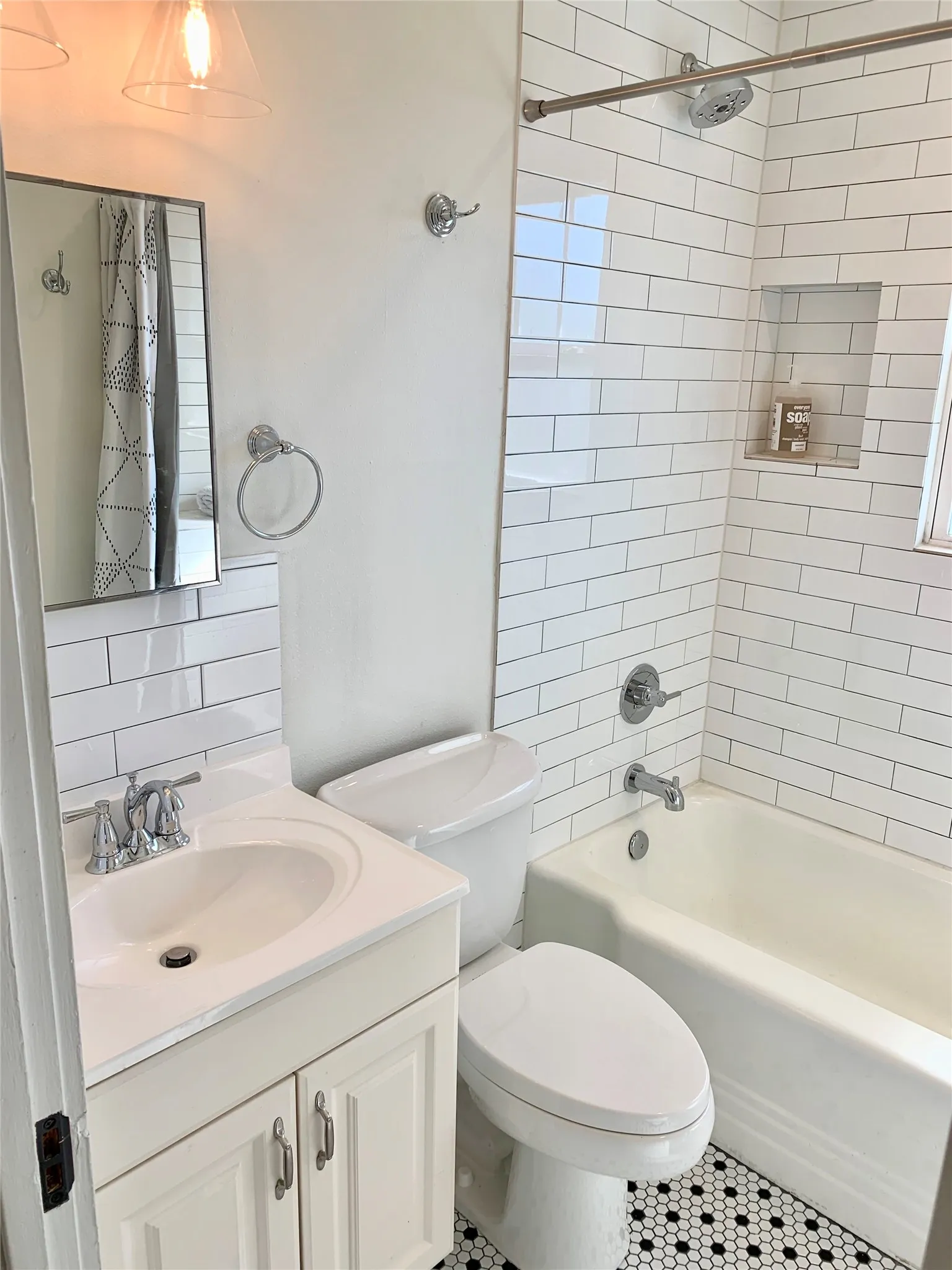 Single Family Residence For Rent in Denton County , 1804 N Elm Street, Denton, Texas 76201, 2 Bedroom, 2 Bathroom, Garage spaces, 1,071 Sqft, built in 1955, mls#21379857, Real Estate Agent in Denton, Homes For Rent in Denton county, Homes For Rent in Denton, Realtor in Denton Texas, Real Estate Brokerage Independent Realty Texas, Luminita Cordes Realtor