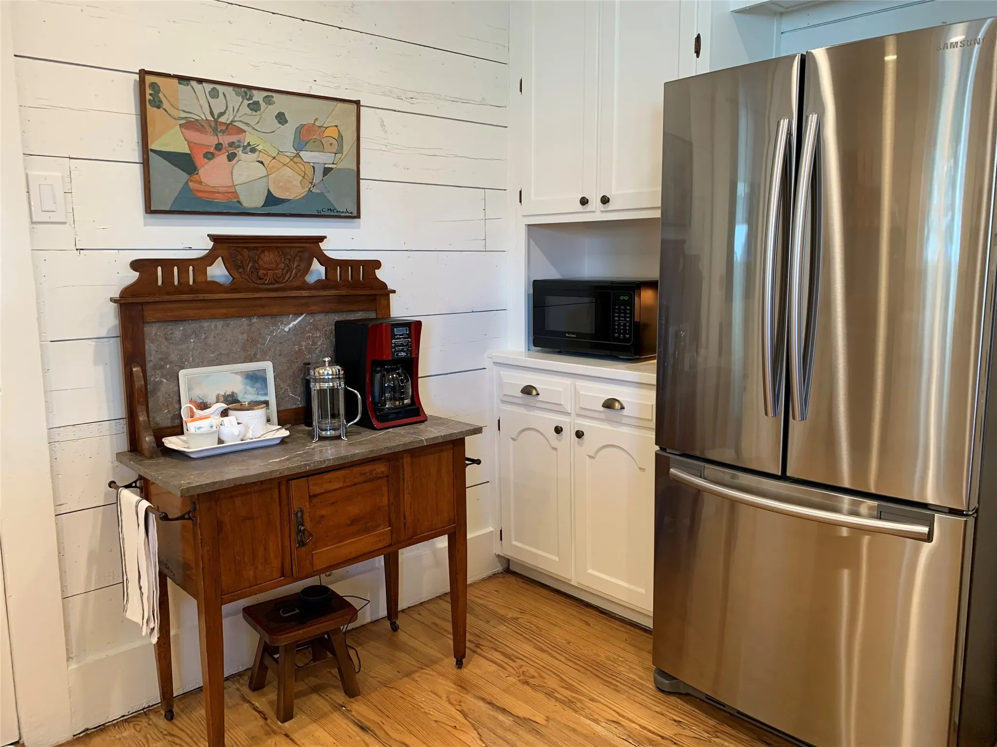Single Family Residence For Rent in Denton County , 1804 N Elm Street, Denton, Texas 76201, 2 Bedroom, 2 Bathroom, Garage spaces, 1,071 Sqft, built in 1955, mls#21379857, Real Estate Agent in Denton, Homes For Rent in Denton county, Homes For Rent in Denton, Realtor in Denton Texas, Real Estate Brokerage Independent Realty Texas, Luminita Cordes Realtor