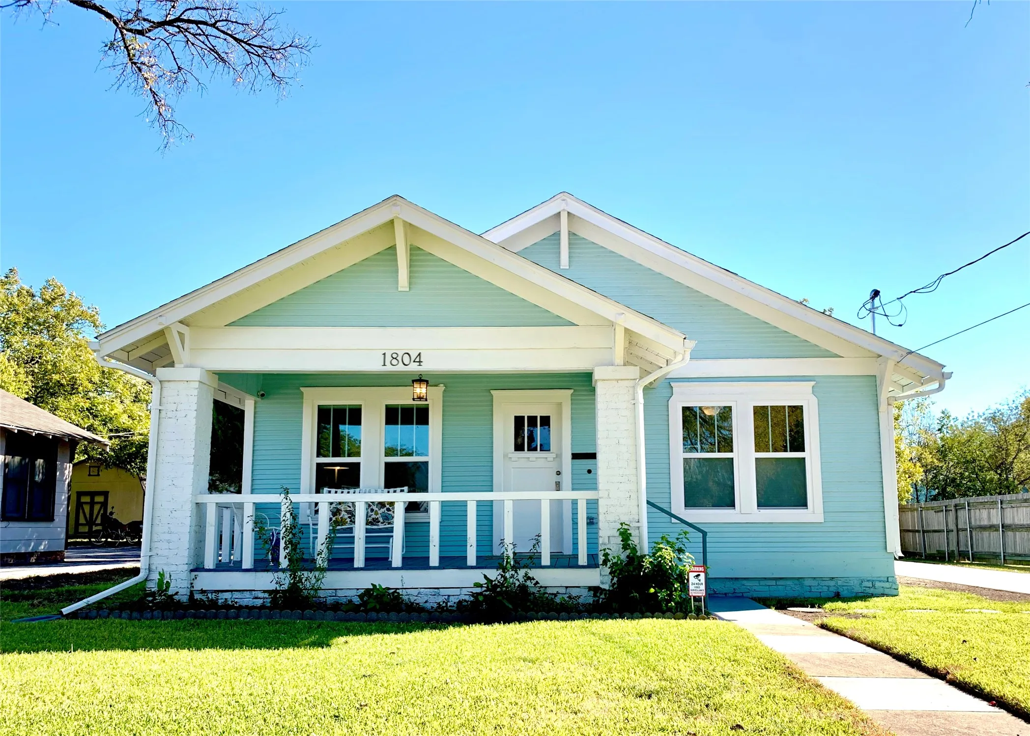Single Family Residence For Rent in Denton County , 1804 N Elm Street, Denton, Texas 76201, 2 Bedroom, 2 Bathroom, Garage spaces, 1,071 Sqft, built in 1955, mls#21379857, Real Estate Agent in Denton, Homes For Rent in Denton county, Homes For Rent in Denton, Realtor in Denton Texas, Real Estate Brokerage Independent Realty Texas, Luminita Cordes Realtor