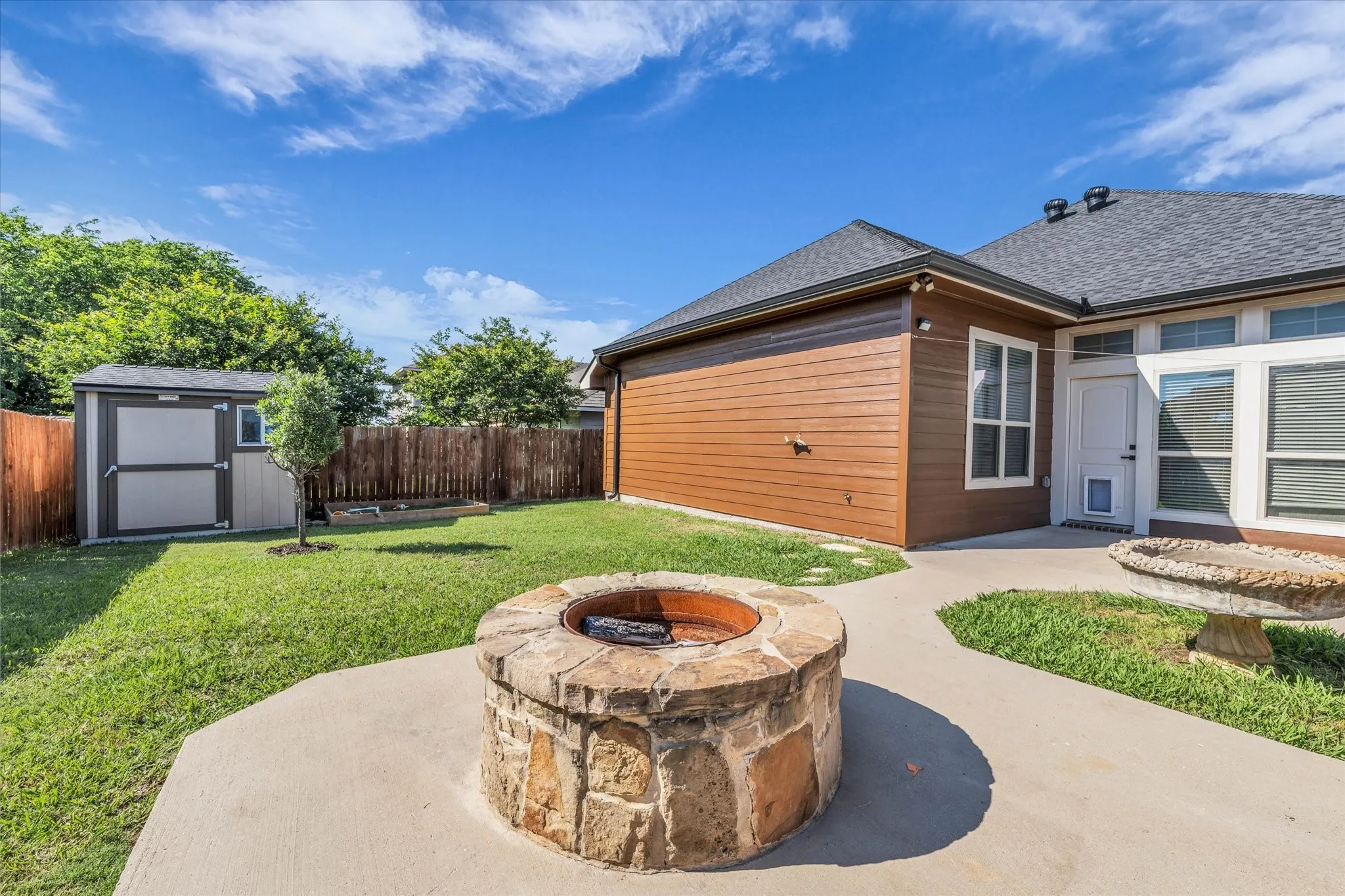 Single Family Residence For Rent in Mc Lennan County , 10804 Aurora Drive, Waco, Texas 76708, 3 Bedroom, 2 Bathroom, 2 Garage spaces, 1,875 Sqft, built in 2015, mls#21380200, Real Estate Agent in Waco, Homes For Rent in Mc Lennan county, Homes For Rent in Waco, Realtor in Waco Texas, Real Estate Brokerage Independent Realty Texas, Luminita Cordes Realtor