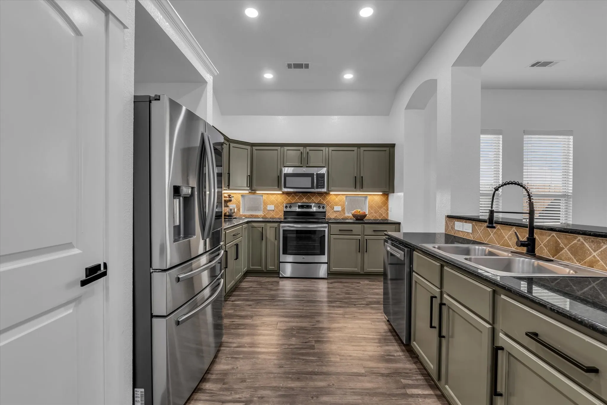 Single Family Residence For Rent in Mc Lennan County , 10804 Aurora Drive, Waco, Texas 76708, 3 Bedroom, 2 Bathroom, 2 Garage spaces, 1,875 Sqft, built in 2015, mls#21380200, Real Estate Agent in Waco, Homes For Rent in Mc Lennan county, Homes For Rent in Waco, Realtor in Waco Texas, Real Estate Brokerage Independent Realty Texas, Luminita Cordes Realtor