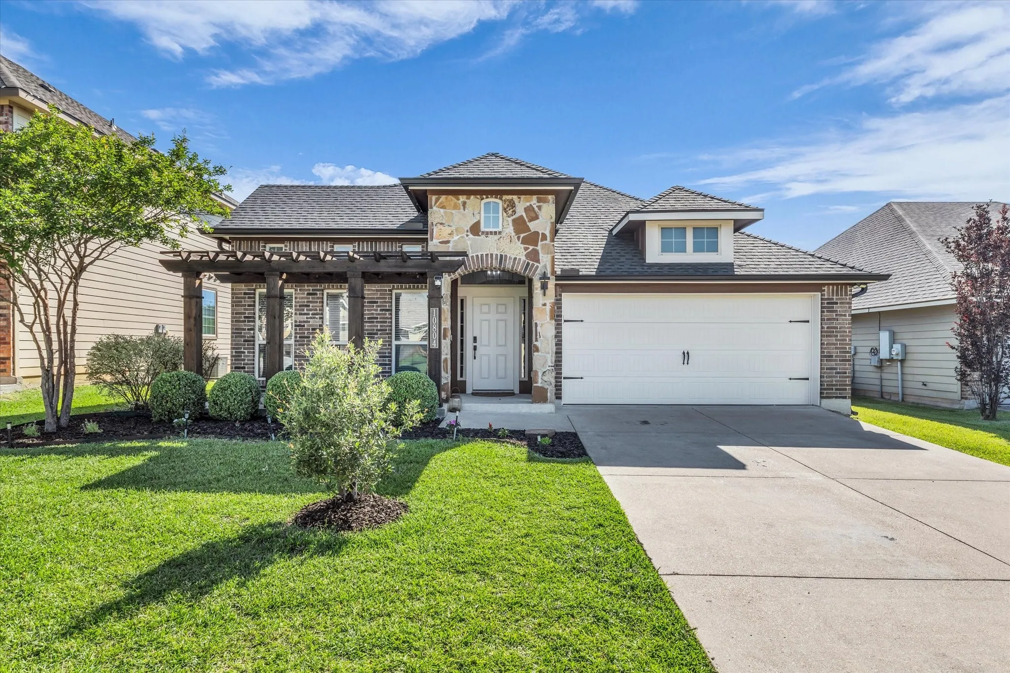 Single Family Residence For Rent in Mc Lennan County , 10804 Aurora Drive, Waco, Texas 76708, 3 Bedroom, 2 Bathroom, 2 Garage spaces, 1,875 Sqft, built in 2015, mls#21380200, Real Estate Agent in Waco, Homes For Rent in Mc Lennan county, Homes For Rent in Waco, Realtor in Waco Texas, Real Estate Brokerage Independent Realty Texas, Luminita Cordes Realtor