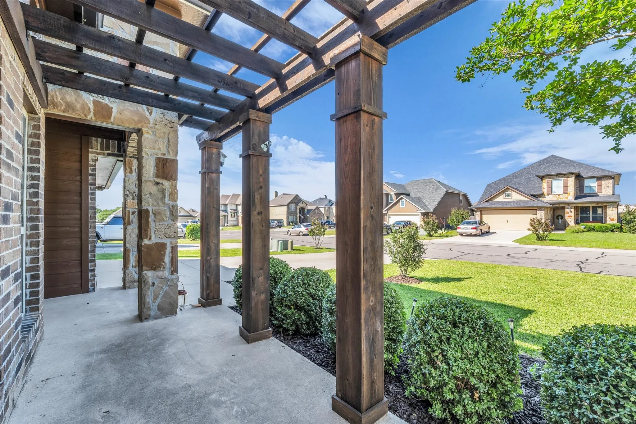 Single Family Residence For Rent in Mc Lennan County , 10804 Aurora Drive, Waco, Texas 76708, 3 Bedroom, 2 Bathroom, 2 Garage spaces, 1,875 Sqft, built in 2015, mls#21380200, Real Estate Agent in Waco, Homes For Rent in Mc Lennan county, Homes For Rent in Waco, Realtor in Waco Texas, Real Estate Brokerage Independent Realty Texas, Luminita Cordes Realtor