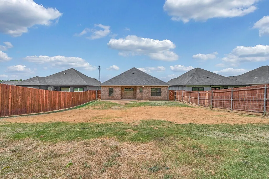 Single Family Residence For Sale in Mc Lennan County , 702 N College Street, West, Texas 76691, 3 Bedroom, 2 Bathroom, 2 Garage spaces, 1,512 Sqft, built in 2024, mls#21377893, Real Estate Agent in West, Homes For Sale in Mc Lennan county, Homes For Sale in West, Realtor in West Texas, Real Estate Brokerage Independent Realty Texas, Luminita Cordes Realtor