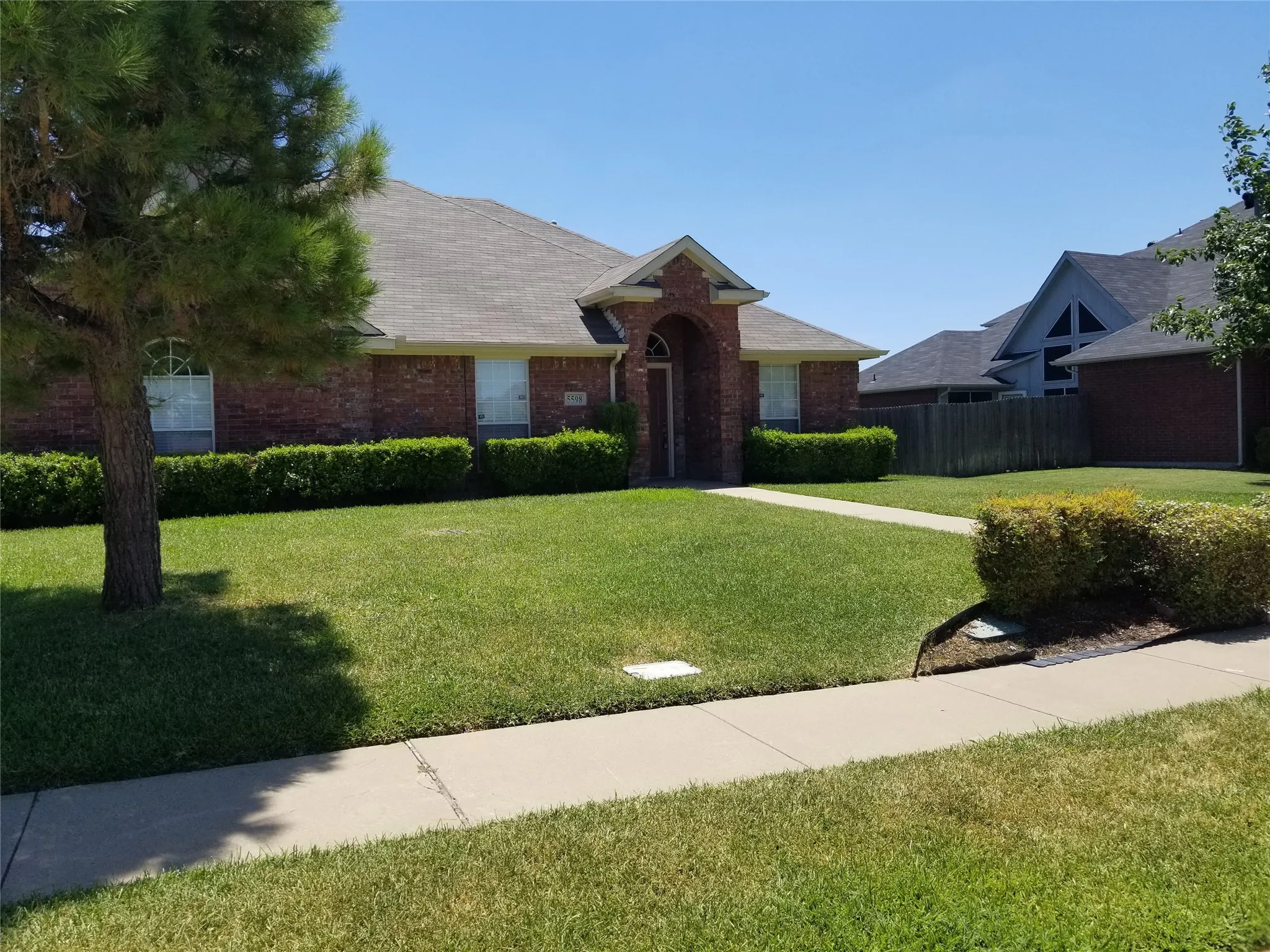 Single Family Residence For Rent in Collin County , 5598 Carrington Drive, Richardson, Texas 75082, 3 Bedroom, 2 Bathroom, 2 Garage spaces, 1,681 Sqft, built in 1998, mls#21380236, Real Estate Agent in Richardson, Homes For Rent in Collin county, Homes For Rent in Richardson, Realtor in Richardson Texas, Real Estate Brokerage Independent Realty Texas, Luminita Cordes Realtor