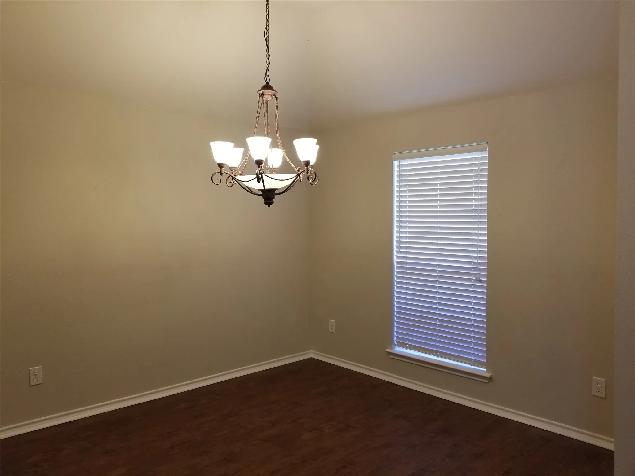 Single Family Residence For Rent in Collin County , 5598 Carrington Drive, Richardson, Texas 75082, 3 Bedroom, 2 Bathroom, 2 Garage spaces, 1,681 Sqft, built in 1998, mls#21380236, Real Estate Agent in Richardson, Homes For Rent in Collin county, Homes For Rent in Richardson, Realtor in Richardson Texas, Real Estate Brokerage Independent Realty Texas, Luminita Cordes Realtor