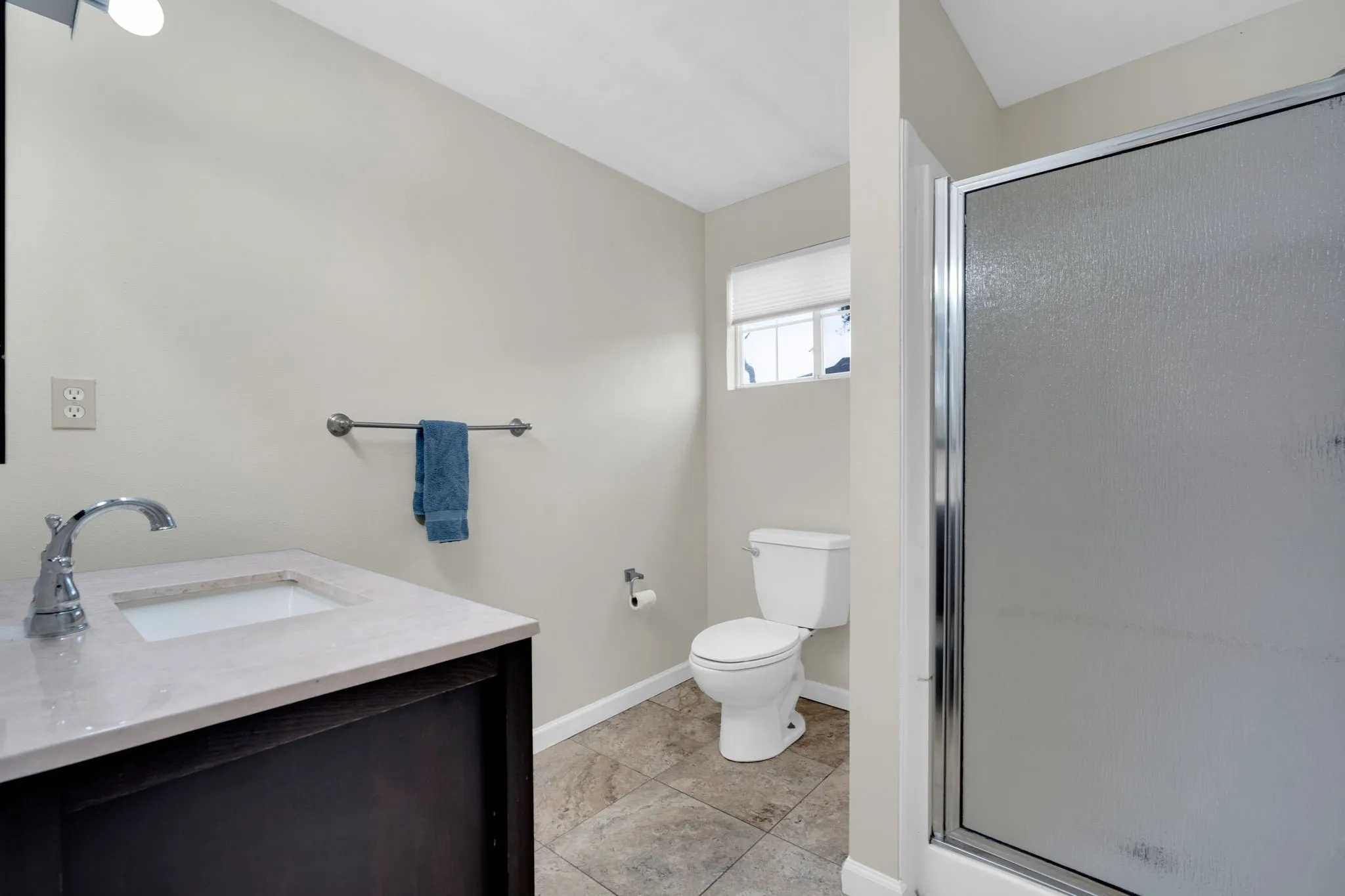 Single Family Residence For Sale in Ellis County , 205 W Latimer Street, Ennis, Texas 75119, 4 Bedroom, 2 Bathroom, Garage spaces, 1,607 Sqft, built in 1962, mls#21380162, Real Estate Agent in Ennis, Homes For Sale in Ellis county, Homes For Sale in Ennis, Realtor in Ennis Texas, Real Estate Brokerage Independent Realty Texas, Luminita Cordes Realtor