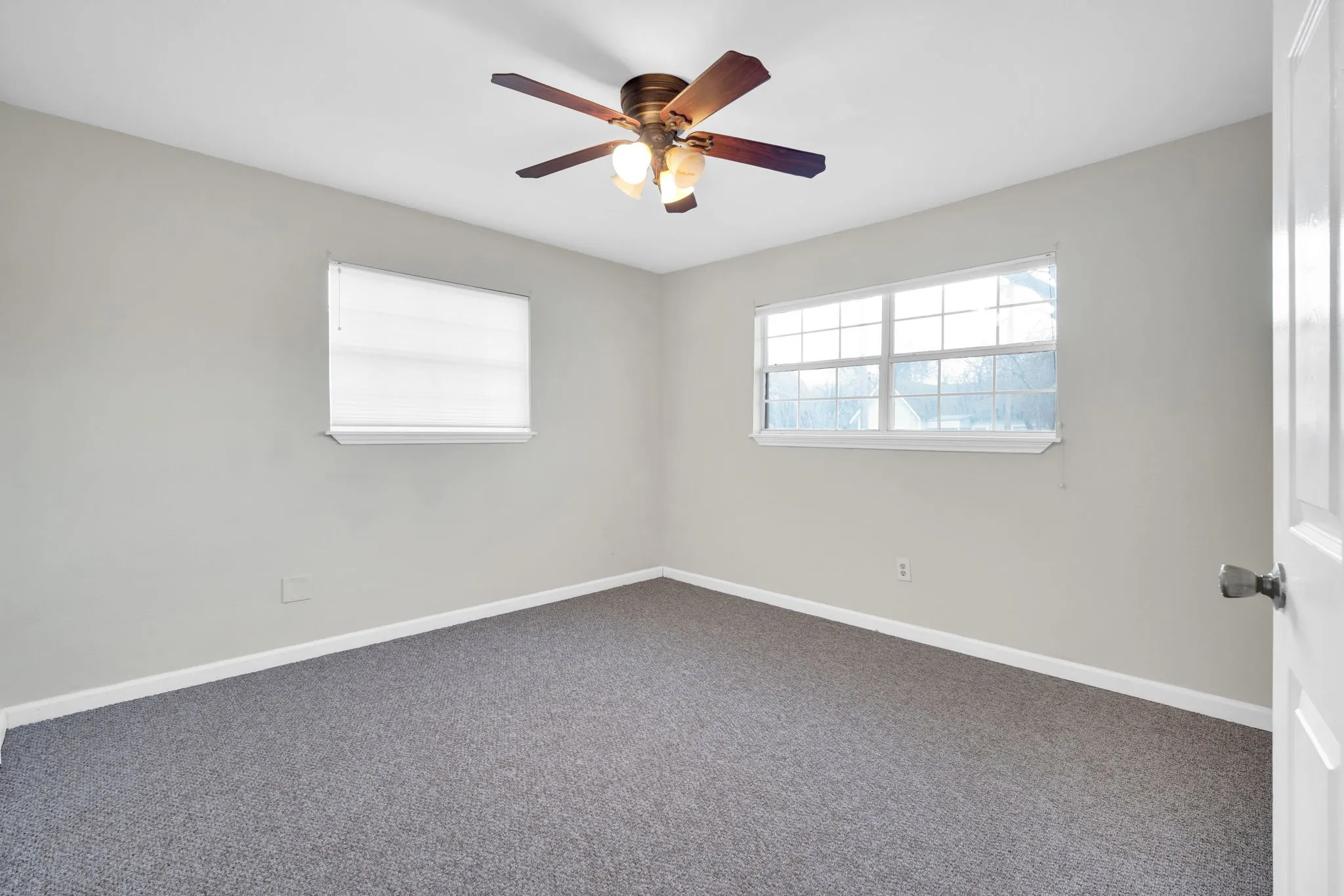 Single Family Residence For Sale in Ellis County , 205 W Latimer Street, Ennis, Texas 75119, 4 Bedroom, 2 Bathroom, Garage spaces, 1,607 Sqft, built in 1962, mls#21380162, Real Estate Agent in Ennis, Homes For Sale in Ellis county, Homes For Sale in Ennis, Realtor in Ennis Texas, Real Estate Brokerage Independent Realty Texas, Luminita Cordes Realtor