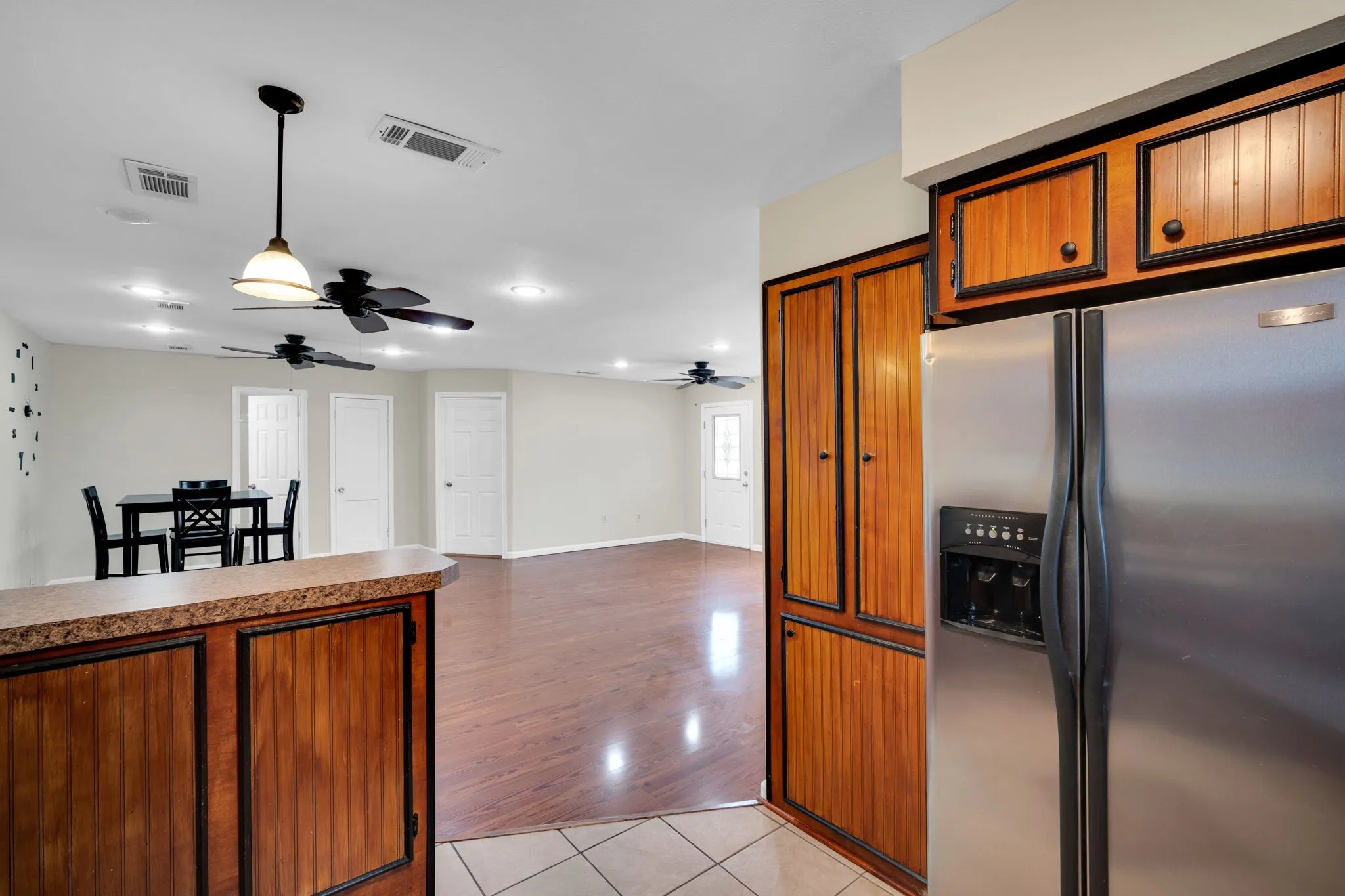 Single Family Residence For Sale in Ellis County , 205 W Latimer Street, Ennis, Texas 75119, 4 Bedroom, 2 Bathroom, Garage spaces, 1,607 Sqft, built in 1962, mls#21380162, Real Estate Agent in Ennis, Homes For Sale in Ellis county, Homes For Sale in Ennis, Realtor in Ennis Texas, Real Estate Brokerage Independent Realty Texas, Luminita Cordes Realtor