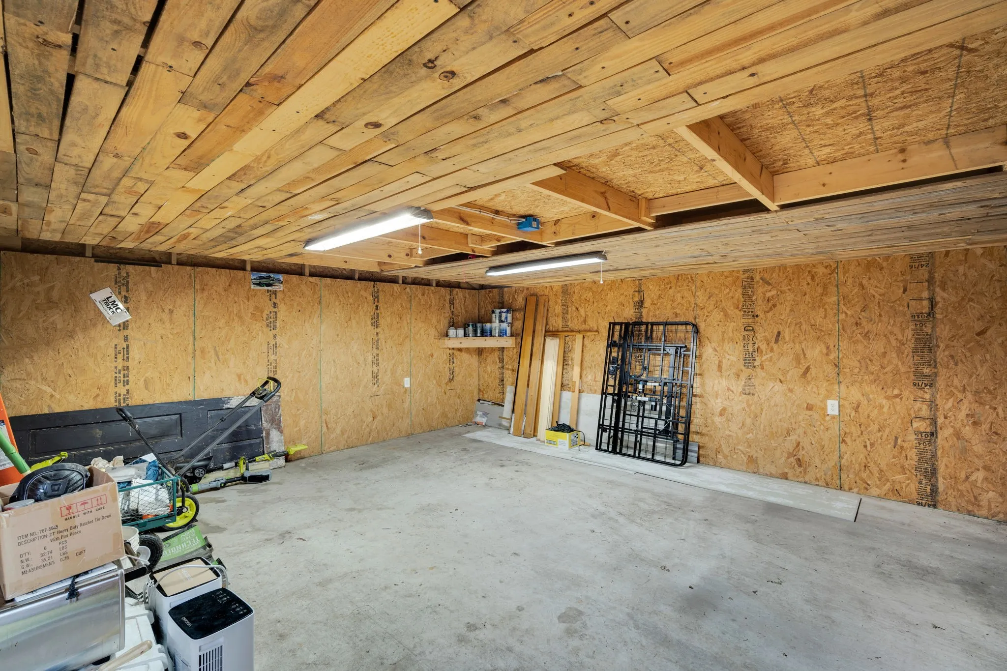 Single Family Residence For Sale in Ellis County , 205 W Latimer Street, Ennis, Texas 75119, 4 Bedroom, 2 Bathroom, Garage spaces, 1,607 Sqft, built in 1962, mls#21380162, Real Estate Agent in Ennis, Homes For Sale in Ellis county, Homes For Sale in Ennis, Realtor in Ennis Texas, Real Estate Brokerage Independent Realty Texas, Luminita Cordes Realtor