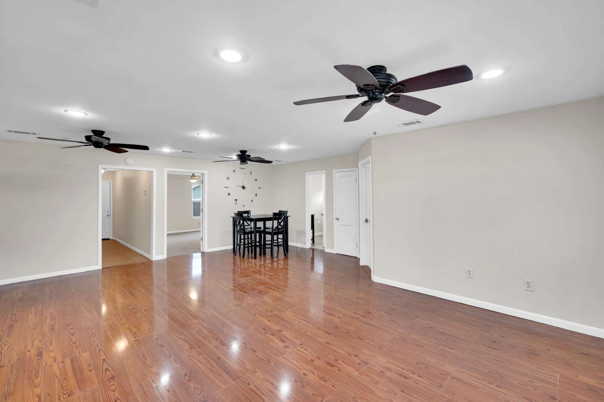 Single Family Residence For Sale in Ellis County , 205 W Latimer Street, Ennis, Texas 75119, 4 Bedroom, 2 Bathroom, Garage spaces, 1,607 Sqft, built in 1962, mls#21380162, Real Estate Agent in Ennis, Homes For Sale in Ellis county, Homes For Sale in Ennis, Realtor in Ennis Texas, Real Estate Brokerage Independent Realty Texas, Luminita Cordes Realtor