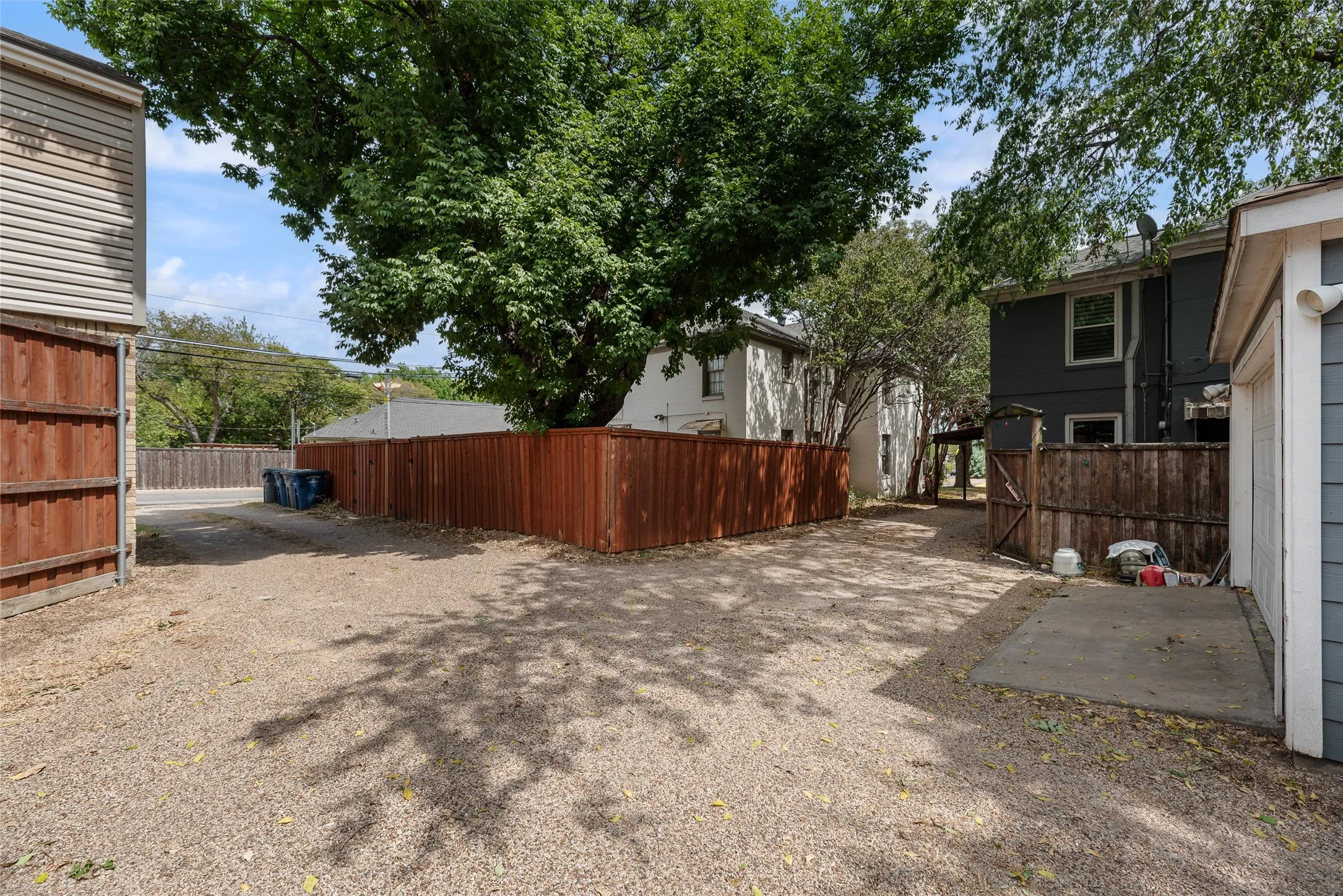 Duplex For Rent in Dallas County , 6139 Reiger Avenue, Dallas, Texas 75214, 2 Bedroom, 1 Bathroom, Garage spaces, 1,370 Sqft, built in 1937, mls#21380219, Real Estate Agent in Dallas, Homes For Rent in Dallas county, Homes For Rent in Dallas, Realtor in Dallas Texas, Real Estate Brokerage Independent Realty Texas, Luminita Cordes Realtor