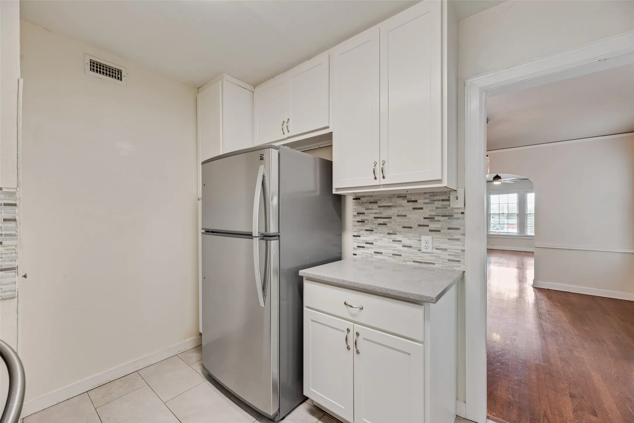 Duplex For Rent in Dallas County , 6139 Reiger Avenue, Dallas, Texas 75214, 2 Bedroom, 1 Bathroom, Garage spaces, 1,370 Sqft, built in 1937, mls#21380219, Real Estate Agent in Dallas, Homes For Rent in Dallas county, Homes For Rent in Dallas, Realtor in Dallas Texas, Real Estate Brokerage Independent Realty Texas, Luminita Cordes Realtor