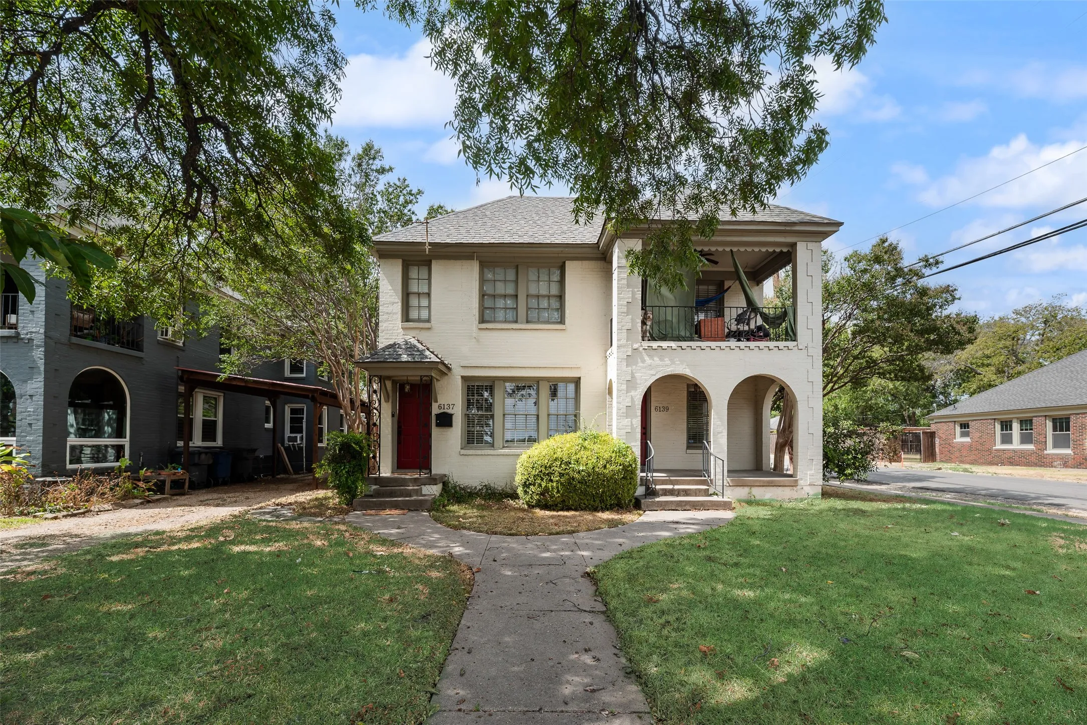 Duplex For Rent in Dallas County , 6139 Reiger Avenue, Dallas, Texas 75214, 2 Bedroom, 1 Bathroom, Garage spaces, 1,370 Sqft, built in 1937, mls#21380219, Real Estate Agent in Dallas, Homes For Rent in Dallas county, Homes For Rent in Dallas, Realtor in Dallas Texas, Real Estate Brokerage Independent Realty Texas, Luminita Cordes Realtor