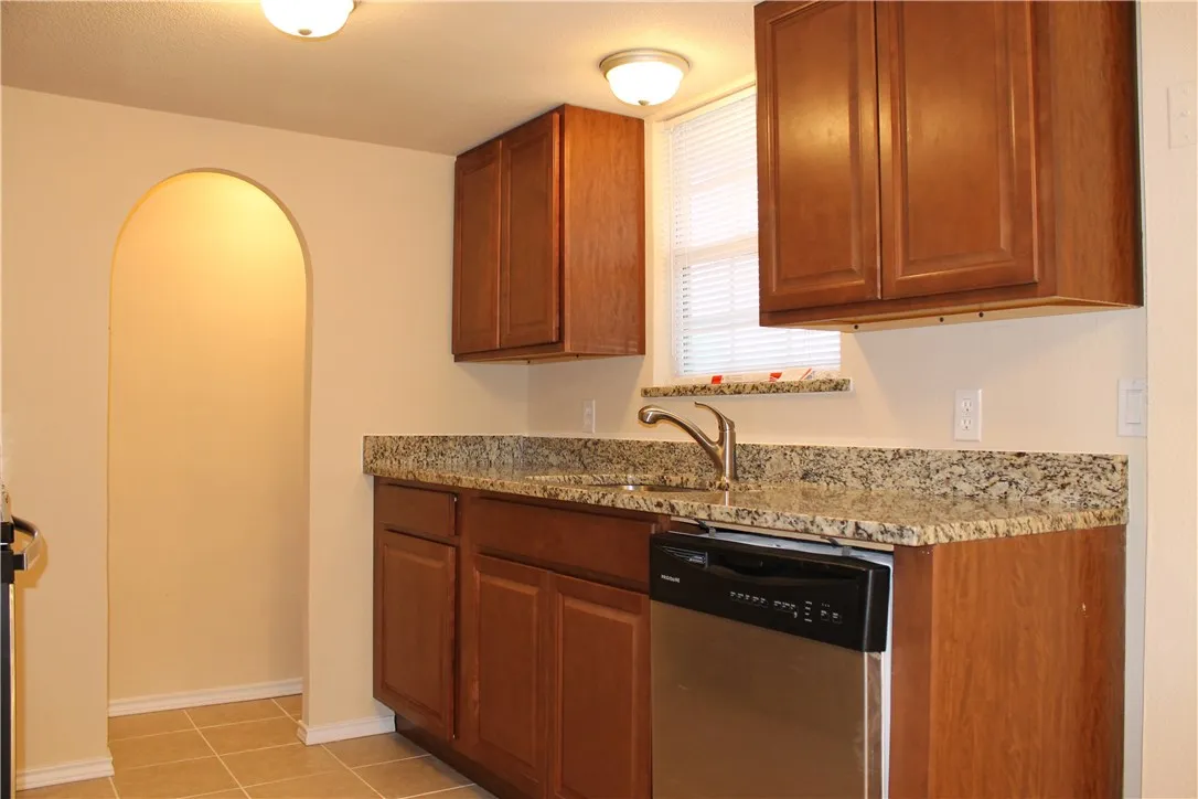 Single Family Residence For Rent in Denton County , 122 Southside Drive, Sanger, Texas 76266, 3 Bedroom, 1 Bathroom, Garage spaces, 1,100 Sqft, built in 1975, mls#21380241, Real Estate Agent in Sanger, Homes For Rent in Denton county, Homes For Rent in Sanger, Realtor in Sanger Texas, Real Estate Brokerage Independent Realty Texas, Luminita Cordes Realtor