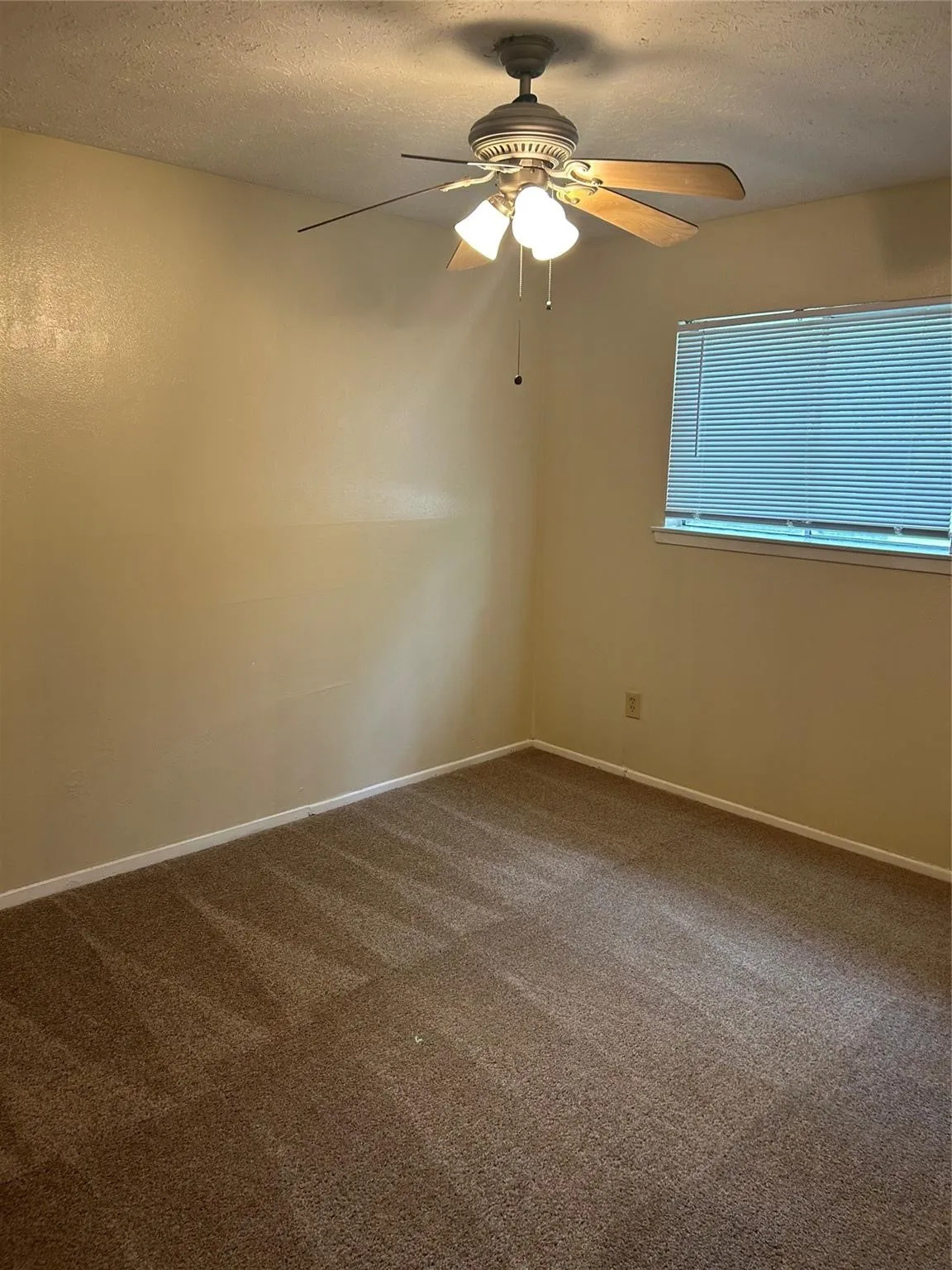 Single Family Residence For Rent in Dallas County , 1101 Trinidad Lane, Garland, Texas 75040, 4 Bedroom, 2 Bathroom, 2 Garage spaces, 1,465 Sqft, built in 1973, mls#21377247, Real Estate Agent in Garland, Homes For Rent in Dallas county, Homes For Rent in Garland, Realtor in Garland Texas, Real Estate Brokerage Independent Realty Texas, Luminita Cordes Realtor