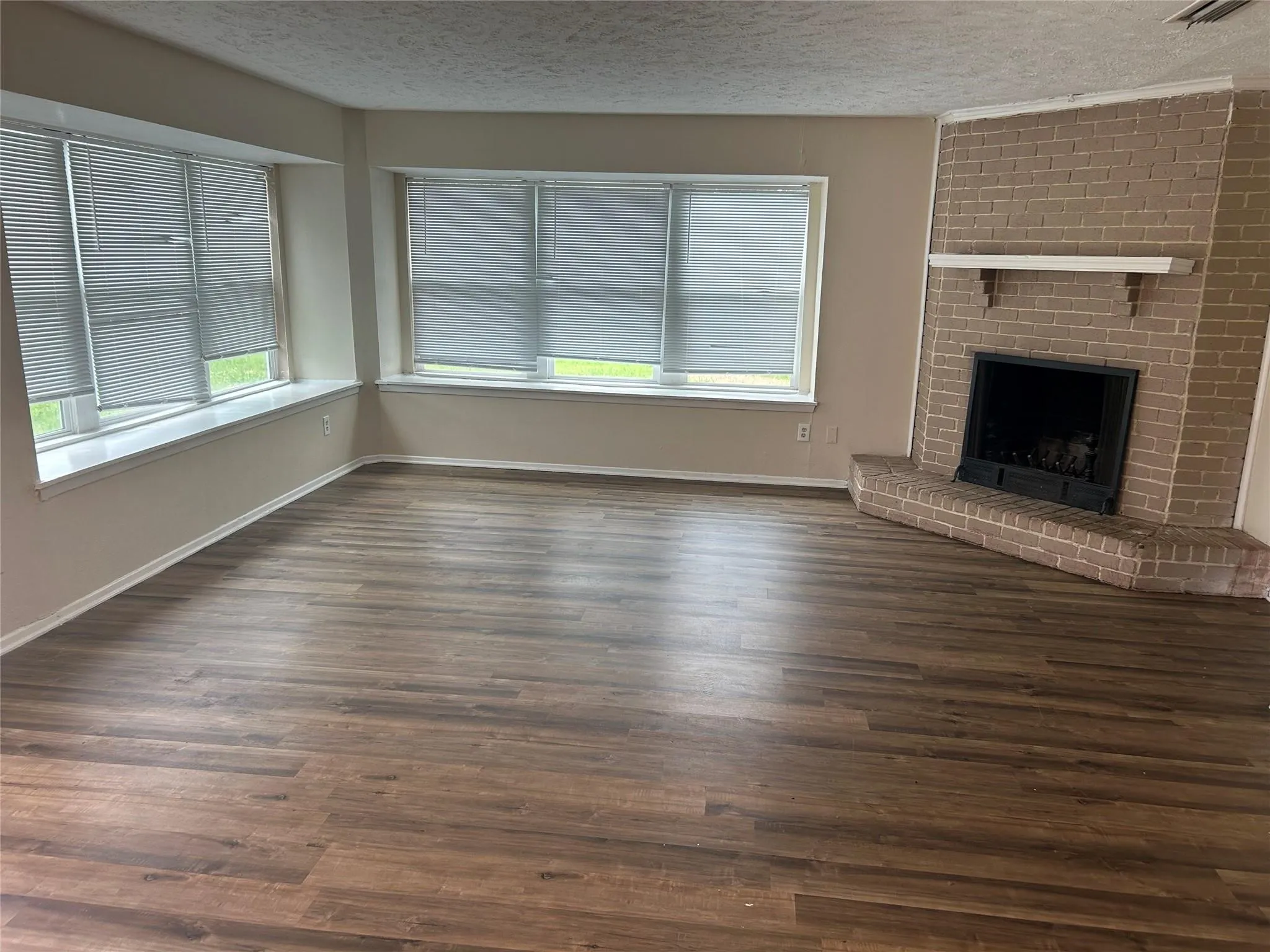 Single Family Residence For Rent in Dallas County , 1101 Trinidad Lane, Garland, Texas 75040, 4 Bedroom, 2 Bathroom, 2 Garage spaces, 1,465 Sqft, built in 1973, mls#21377247, Real Estate Agent in Garland, Homes For Rent in Dallas county, Homes For Rent in Garland, Realtor in Garland Texas, Real Estate Brokerage Independent Realty Texas, Luminita Cordes Realtor