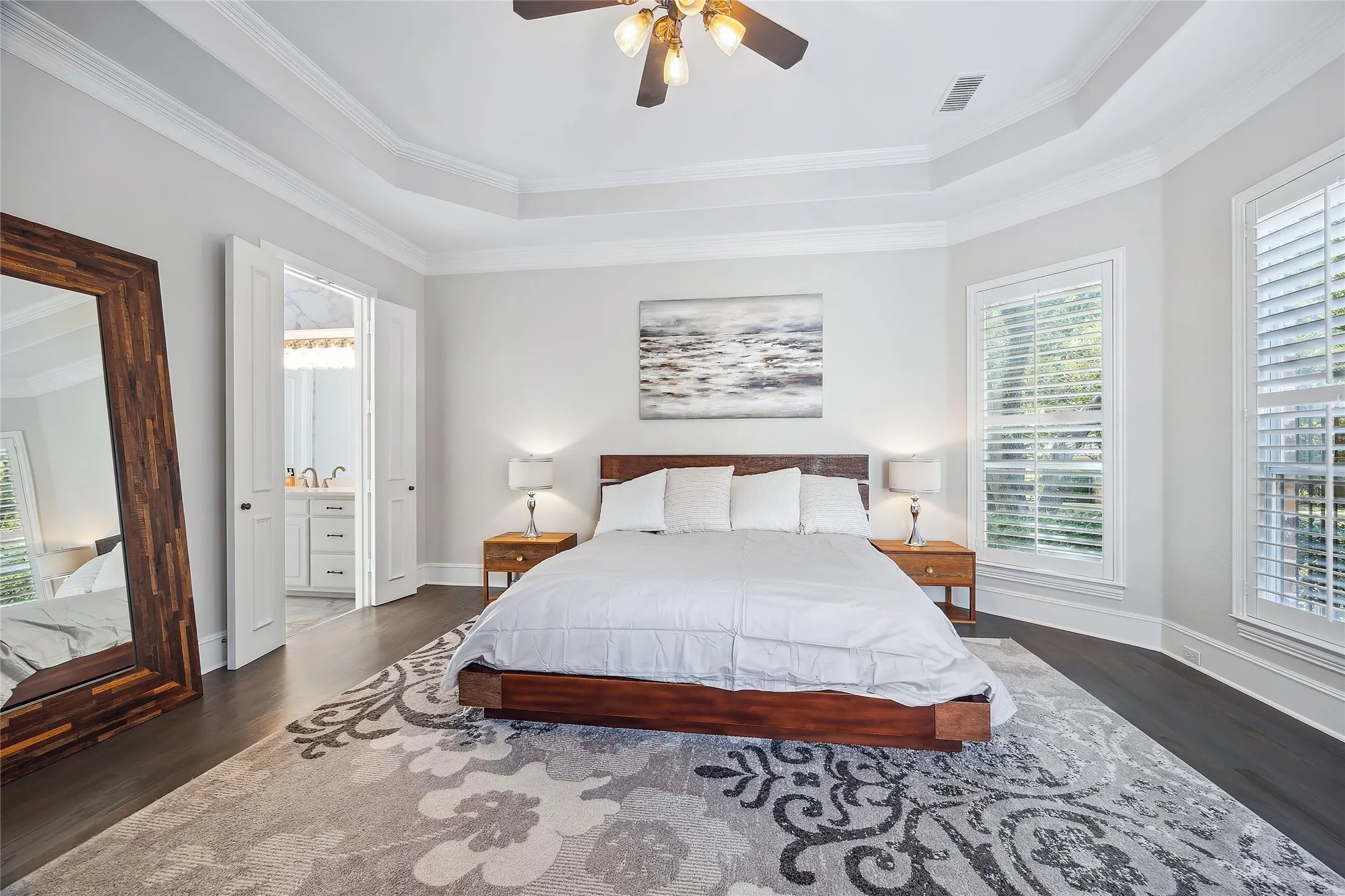 Tray ceiling with crown molding