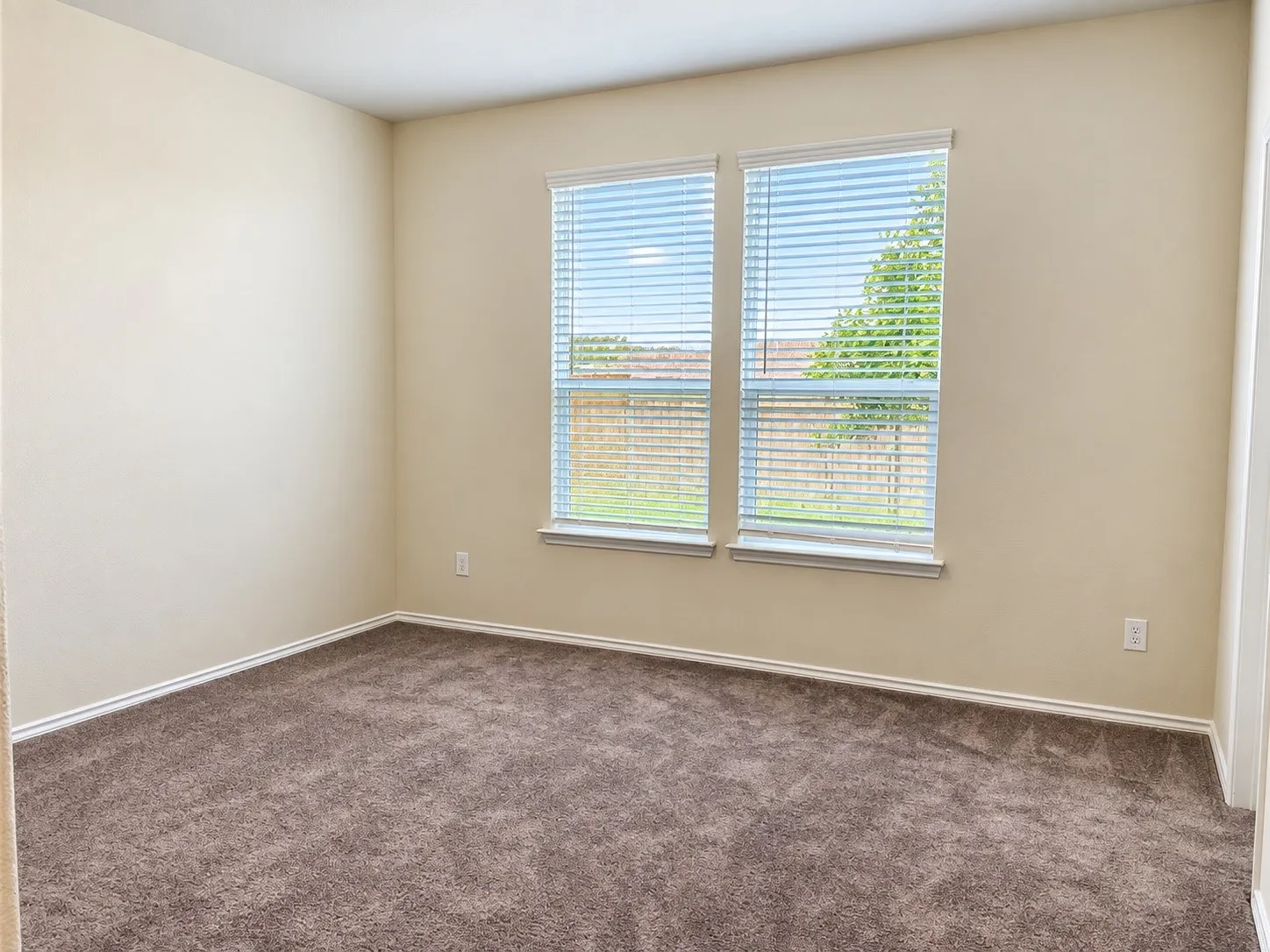 Single Family Residence For Rent in Collin County , 907 Chicadee Street, Princeton, Texas 75407, 3 Bedroom, 2 Bathroom, 2 Garage spaces, 1,723 Sqft, built in 2021, mls#21380161, Real Estate Agent in Princeton, Homes For Rent in Collin county, Homes For Rent in Princeton, Realtor in Princeton Texas, Real Estate Brokerage Independent Realty Texas, Luminita Cordes Realtor