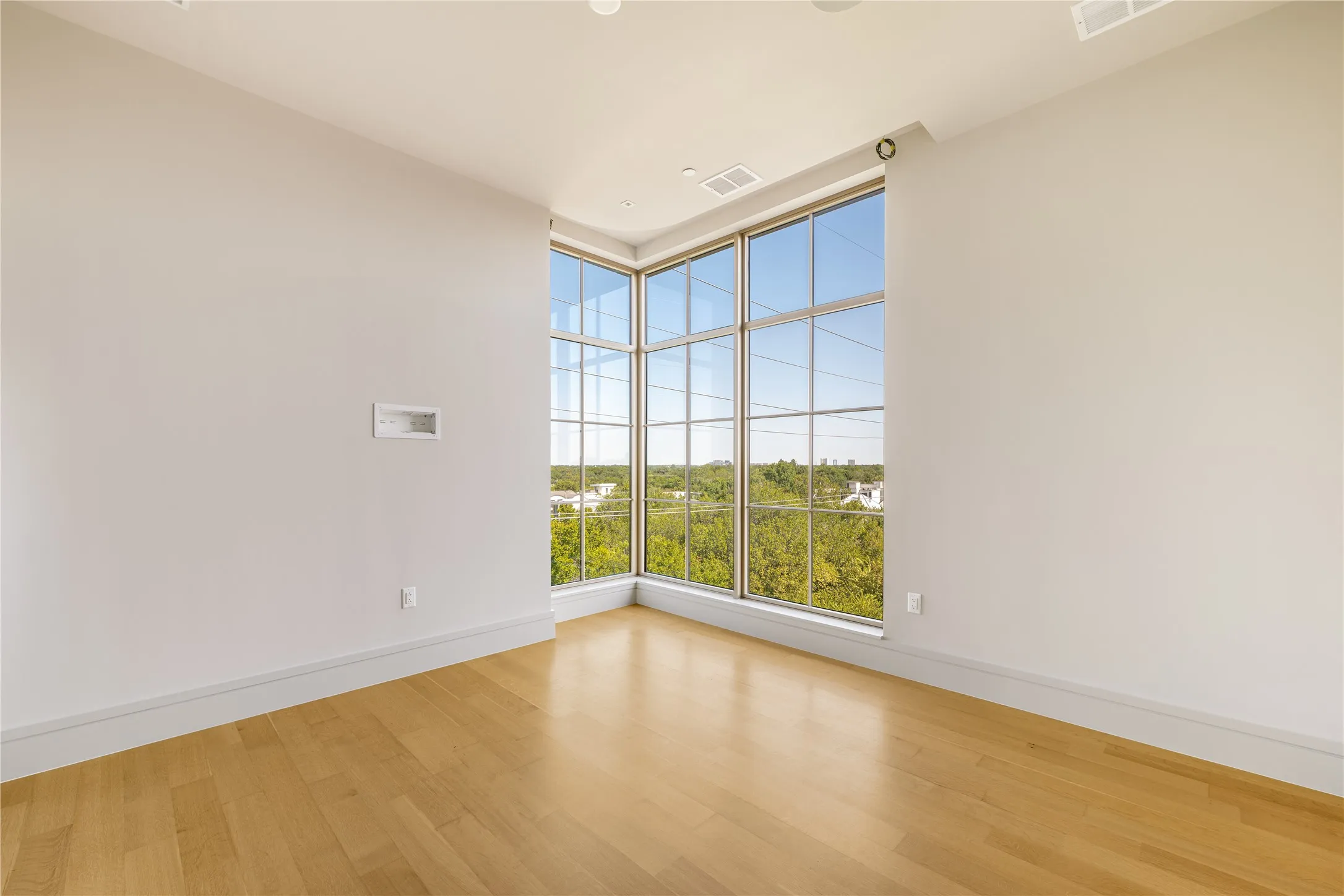 Condominium For Sale in Dallas County , 4205 Buena Vista Street 501, Dallas, Texas 75205, 4 Bedroom, 5 Bathroom, 3 Garage spaces, 5,140 Sqft, built in 2022, mls#21380218, Real Estate Agent in Dallas, Homes For Sale in Dallas county, Homes For Sale in Dallas, Realtor in Dallas Texas, Real Estate Brokerage Independent Realty Texas, Luminita Cordes Realtor