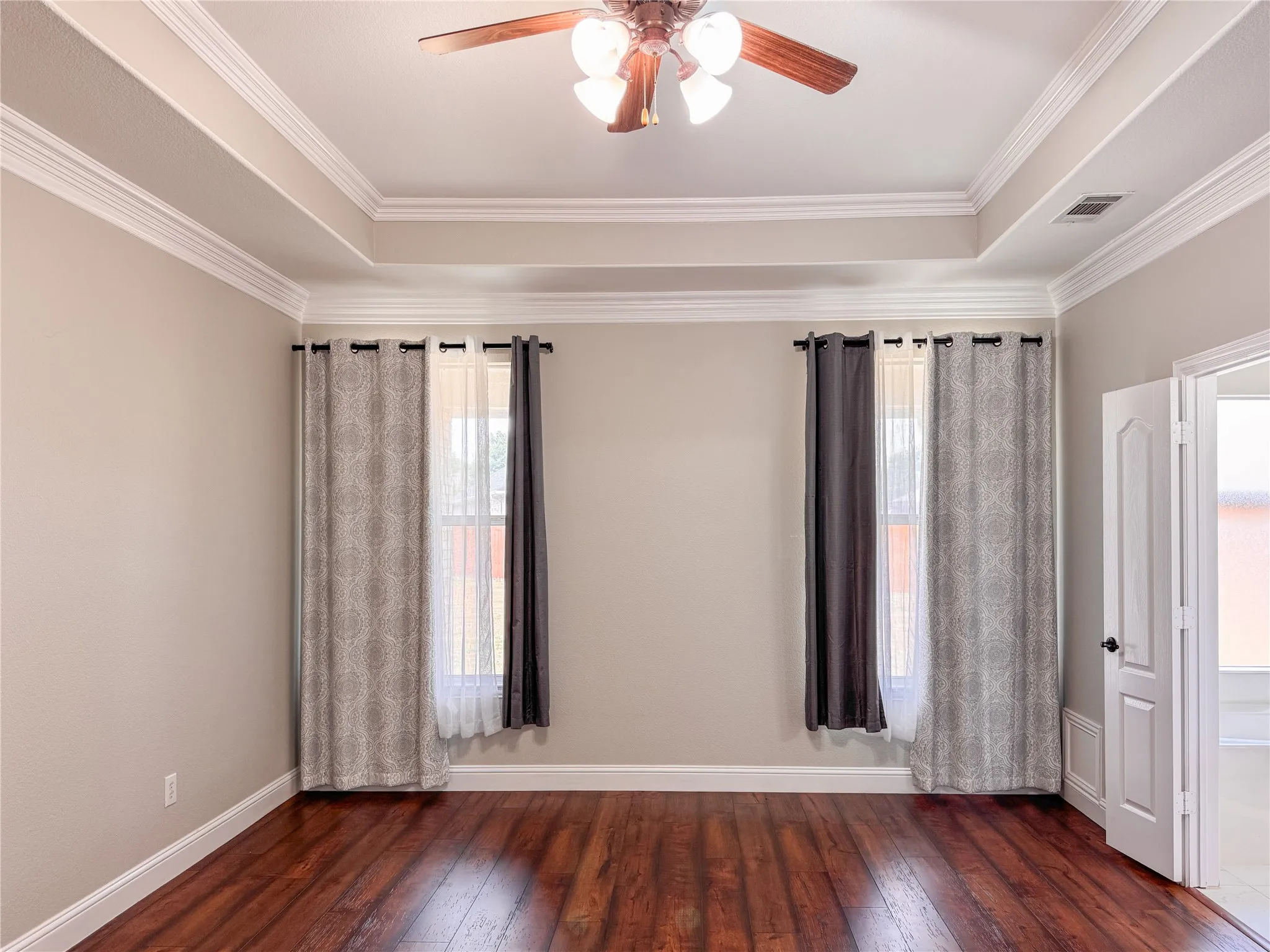 Single Family Residence For Rent in Tarrant County , 2311 Collin Drive, Grand Prairie, Texas 75052, 4 Bedroom, 3 Bathroom, 2 Garage spaces, 2,981 Sqft, built in 2008, mls#21378218, Real Estate Agent in Grand Prairie, Homes For Rent in Tarrant county, Homes For Rent in Grand Prairie, Realtor in Grand Prairie Texas, Real Estate Brokerage Independent Realty Texas, Luminita Cordes Realtor