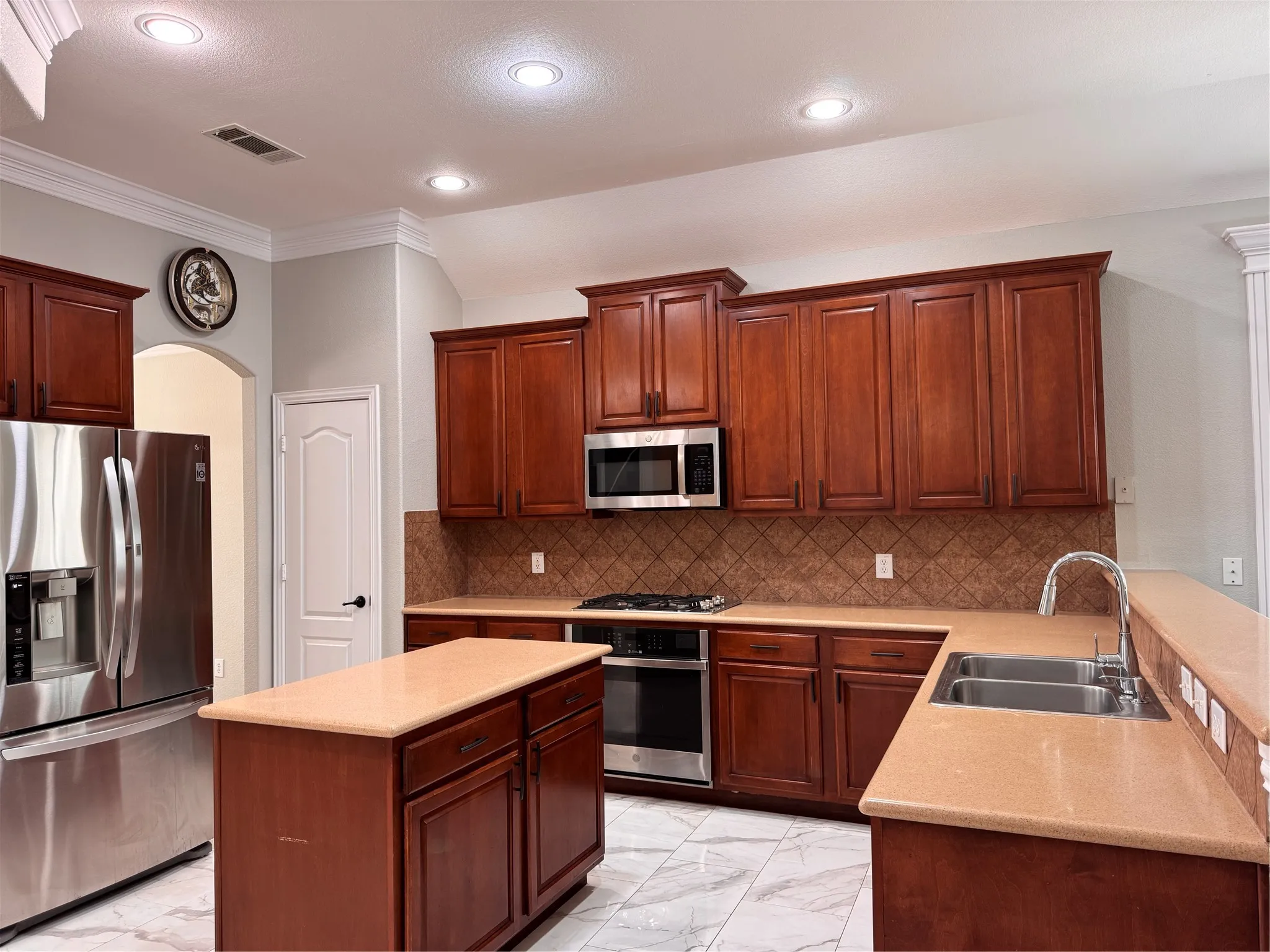 Single Family Residence For Rent in Tarrant County , 2311 Collin Drive, Grand Prairie, Texas 75052, 4 Bedroom, 3 Bathroom, 2 Garage spaces, 2,981 Sqft, built in 2008, mls#21378218, Real Estate Agent in Grand Prairie, Homes For Rent in Tarrant county, Homes For Rent in Grand Prairie, Realtor in Grand Prairie Texas, Real Estate Brokerage Independent Realty Texas, Luminita Cordes Realtor