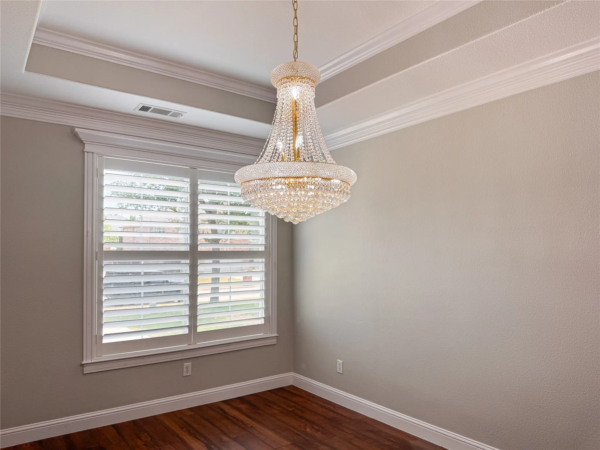 Single Family Residence For Rent in Tarrant County , 2311 Collin Drive, Grand Prairie, Texas 75052, 4 Bedroom, 3 Bathroom, 2 Garage spaces, 2,981 Sqft, built in 2008, mls#21378218, Real Estate Agent in Grand Prairie, Homes For Rent in Tarrant county, Homes For Rent in Grand Prairie, Realtor in Grand Prairie Texas, Real Estate Brokerage Independent Realty Texas, Luminita Cordes Realtor