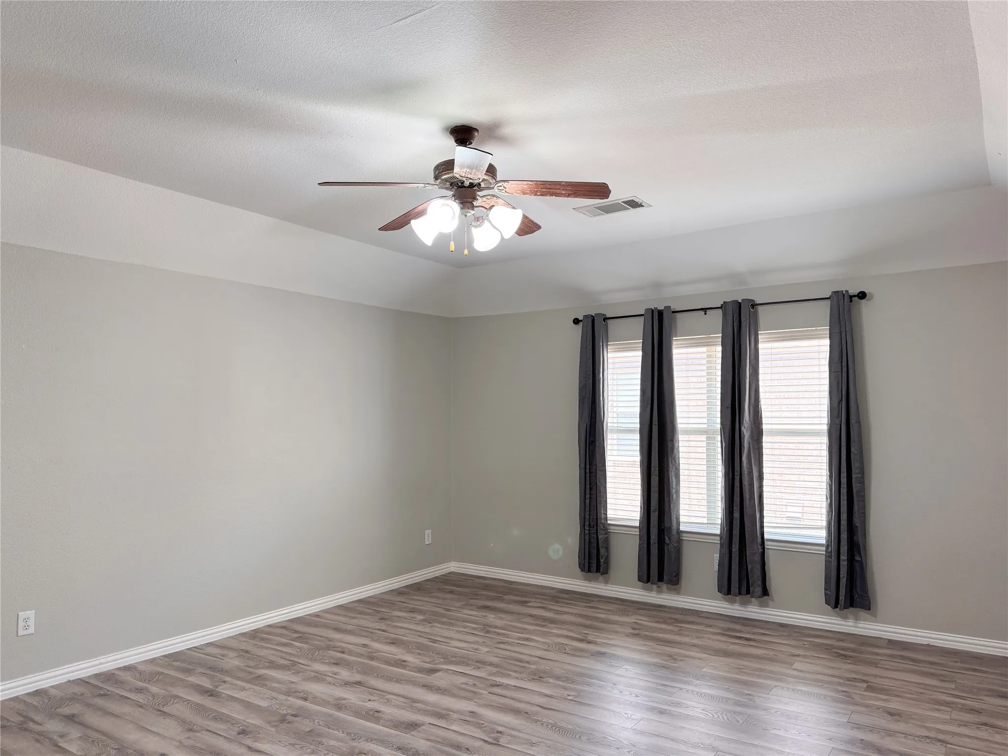Single Family Residence For Rent in Tarrant County , 2311 Collin Drive, Grand Prairie, Texas 75052, 4 Bedroom, 3 Bathroom, 2 Garage spaces, 2,981 Sqft, built in 2008, mls#21378218, Real Estate Agent in Grand Prairie, Homes For Rent in Tarrant county, Homes For Rent in Grand Prairie, Realtor in Grand Prairie Texas, Real Estate Brokerage Independent Realty Texas, Luminita Cordes Realtor