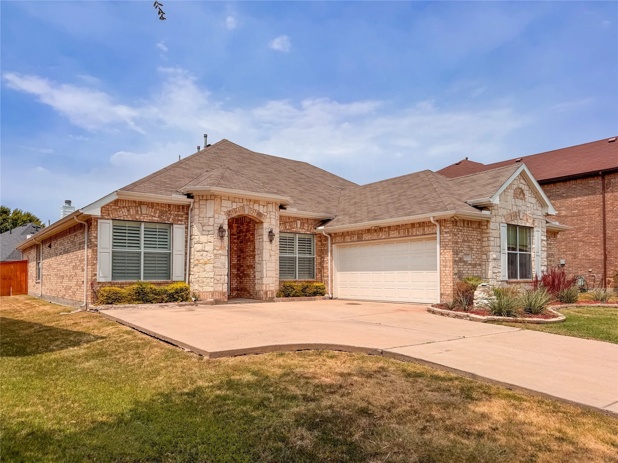 Single Family Residence For Rent in Tarrant County , 2311 Collin Drive, Grand Prairie, Texas 75052, 4 Bedroom, 3 Bathroom, 2 Garage spaces, 2,981 Sqft, built in 2008, mls#21378218, Real Estate Agent in Grand Prairie, Homes For Rent in Tarrant county, Homes For Rent in Grand Prairie, Realtor in Grand Prairie Texas, Real Estate Brokerage Independent Realty Texas, Luminita Cordes Realtor