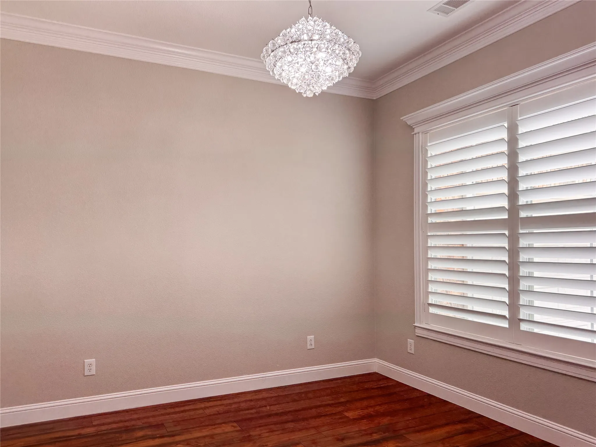 Single Family Residence For Rent in Tarrant County , 2311 Collin Drive, Grand Prairie, Texas 75052, 4 Bedroom, 3 Bathroom, 2 Garage spaces, 2,981 Sqft, built in 2008, mls#21378218, Real Estate Agent in Grand Prairie, Homes For Rent in Tarrant county, Homes For Rent in Grand Prairie, Realtor in Grand Prairie Texas, Real Estate Brokerage Independent Realty Texas, Luminita Cordes Realtor