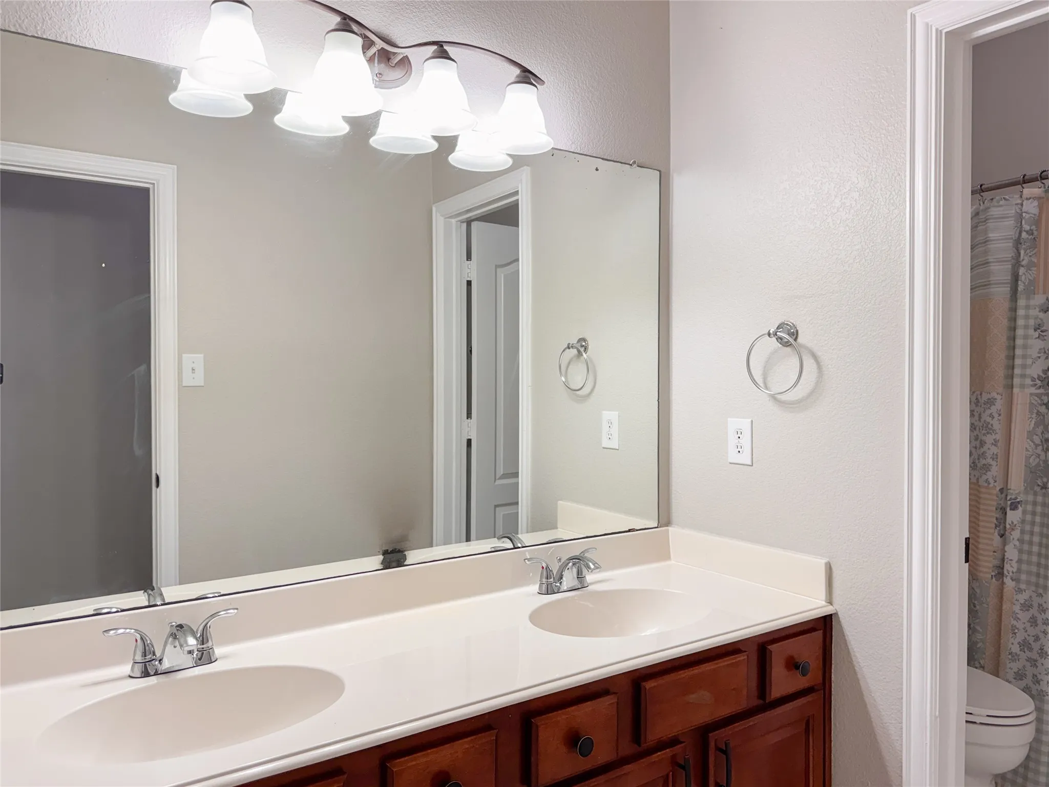 Single Family Residence For Rent in Tarrant County , 2311 Collin Drive, Grand Prairie, Texas 75052, 4 Bedroom, 3 Bathroom, 2 Garage spaces, 2,981 Sqft, built in 2008, mls#21378218, Real Estate Agent in Grand Prairie, Homes For Rent in Tarrant county, Homes For Rent in Grand Prairie, Realtor in Grand Prairie Texas, Real Estate Brokerage Independent Realty Texas, Luminita Cordes Realtor