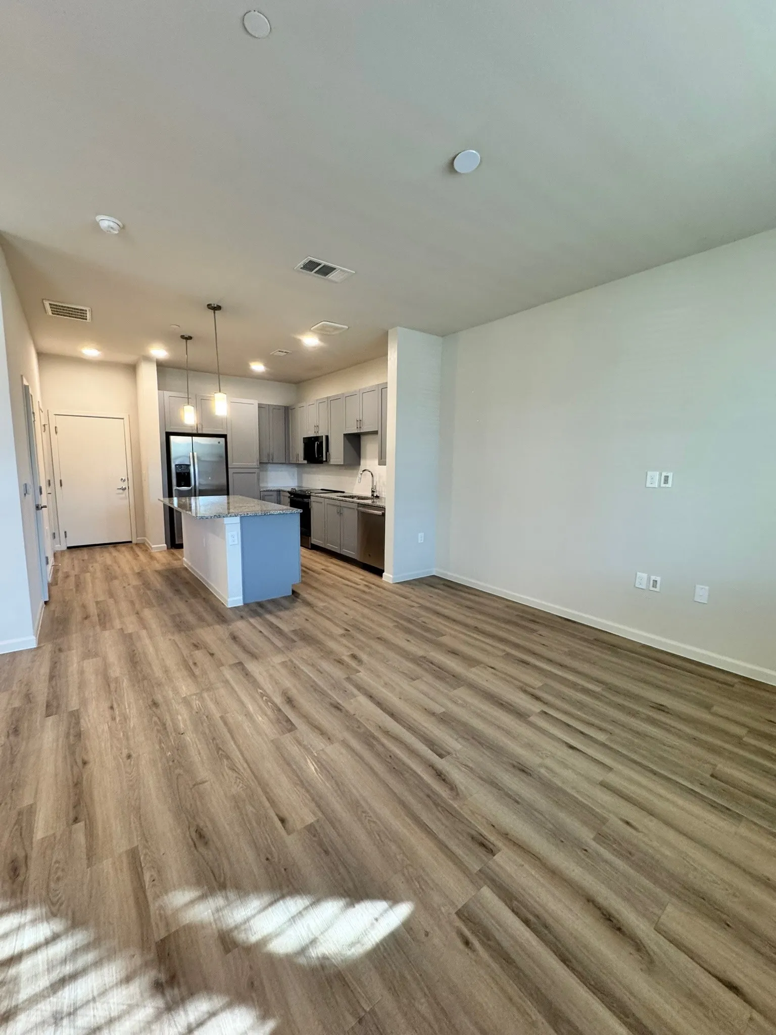Townhouse For Rent in Collin County , 2100 Legacy Drive 1907, Plano, Texas 75023, 3 Bedroom, 3 Bathroom, 2 Garage spaces, 1,637 Sqft, built in 2023, mls#21380259, Real Estate Agent in Plano, Homes For Rent in Collin county, Homes For Rent in Plano, Realtor in Plano Texas, Real Estate Brokerage Independent Realty Texas, Luminita Cordes Realtor