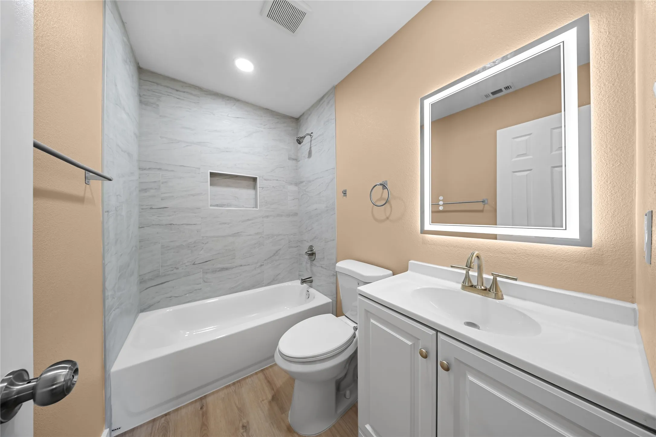 Single Family Residence For Sale in Dallas County , 726 Holliday Lane, Duncanville, Texas 75116, 4 Bedroom, 2 Bathroom, Garage spaces, 1,311 Sqft, built in 1980, mls#21380268, Real Estate Agent in Duncanville, Homes For Sale in Dallas county, Homes For Sale in Duncanville, Realtor in Duncanville Texas, Real Estate Brokerage Independent Realty Texas, Luminita Cordes Realtor