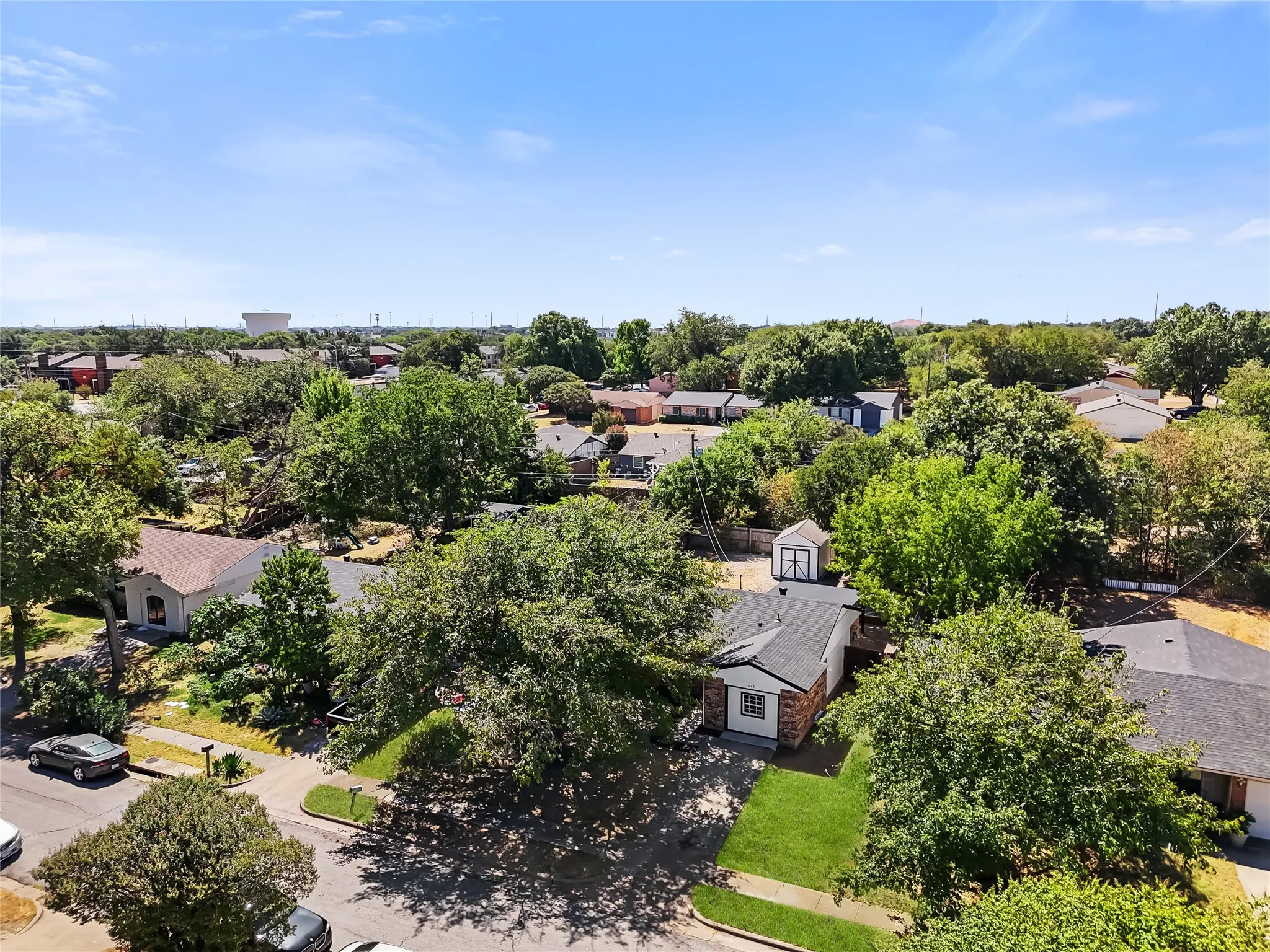 Single Family Residence For Sale in Dallas County , 726 Holliday Lane, Duncanville, Texas 75116, 4 Bedroom, 2 Bathroom, Garage spaces, 1,311 Sqft, built in 1980, mls#21380268, Real Estate Agent in Duncanville, Homes For Sale in Dallas county, Homes For Sale in Duncanville, Realtor in Duncanville Texas, Real Estate Brokerage Independent Realty Texas, Luminita Cordes Realtor