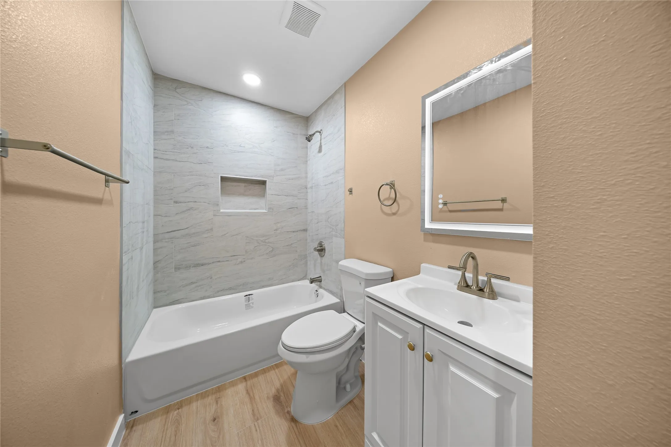 Single Family Residence For Sale in Dallas County , 726 Holliday Lane, Duncanville, Texas 75116, 4 Bedroom, 2 Bathroom, Garage spaces, 1,311 Sqft, built in 1980, mls#21380268, Real Estate Agent in Duncanville, Homes For Sale in Dallas county, Homes For Sale in Duncanville, Realtor in Duncanville Texas, Real Estate Brokerage Independent Realty Texas, Luminita Cordes Realtor
