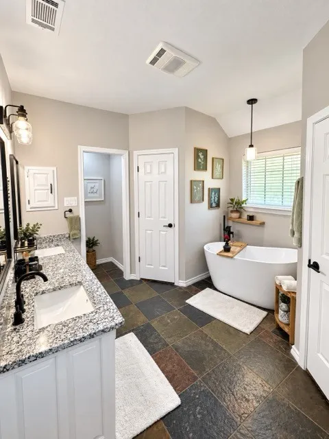 Single Family Residence For Sale in Johnson County , 413 Flagstone Drive, Burleson, Texas 76028, 3 Bedroom, 2 Bathroom, 2 Garage spaces, 1,871 Sqft, built in 1992, mls#21380269, Real Estate Agent in Burleson, Homes For Sale in Johnson county, Homes For Sale in Burleson, Realtor in Burleson Texas, Real Estate Brokerage Independent Realty Texas, Luminita Cordes Realtor