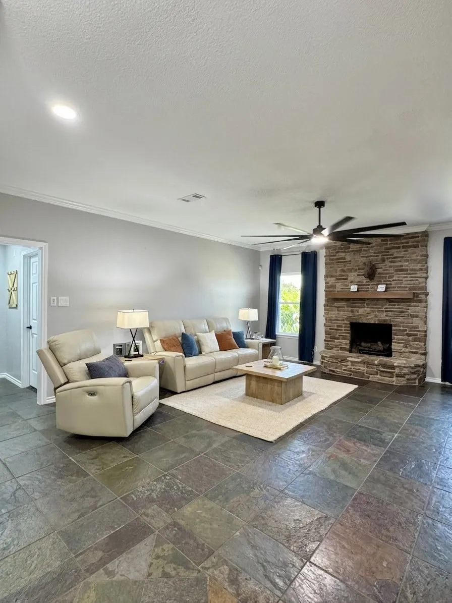 Single Family Residence For Sale in Johnson County , 413 Flagstone Drive, Burleson, Texas 76028, 3 Bedroom, 2 Bathroom, 2 Garage spaces, 1,871 Sqft, built in 1992, mls#21380269, Real Estate Agent in Burleson, Homes For Sale in Johnson county, Homes For Sale in Burleson, Realtor in Burleson Texas, Real Estate Brokerage Independent Realty Texas, Luminita Cordes Realtor