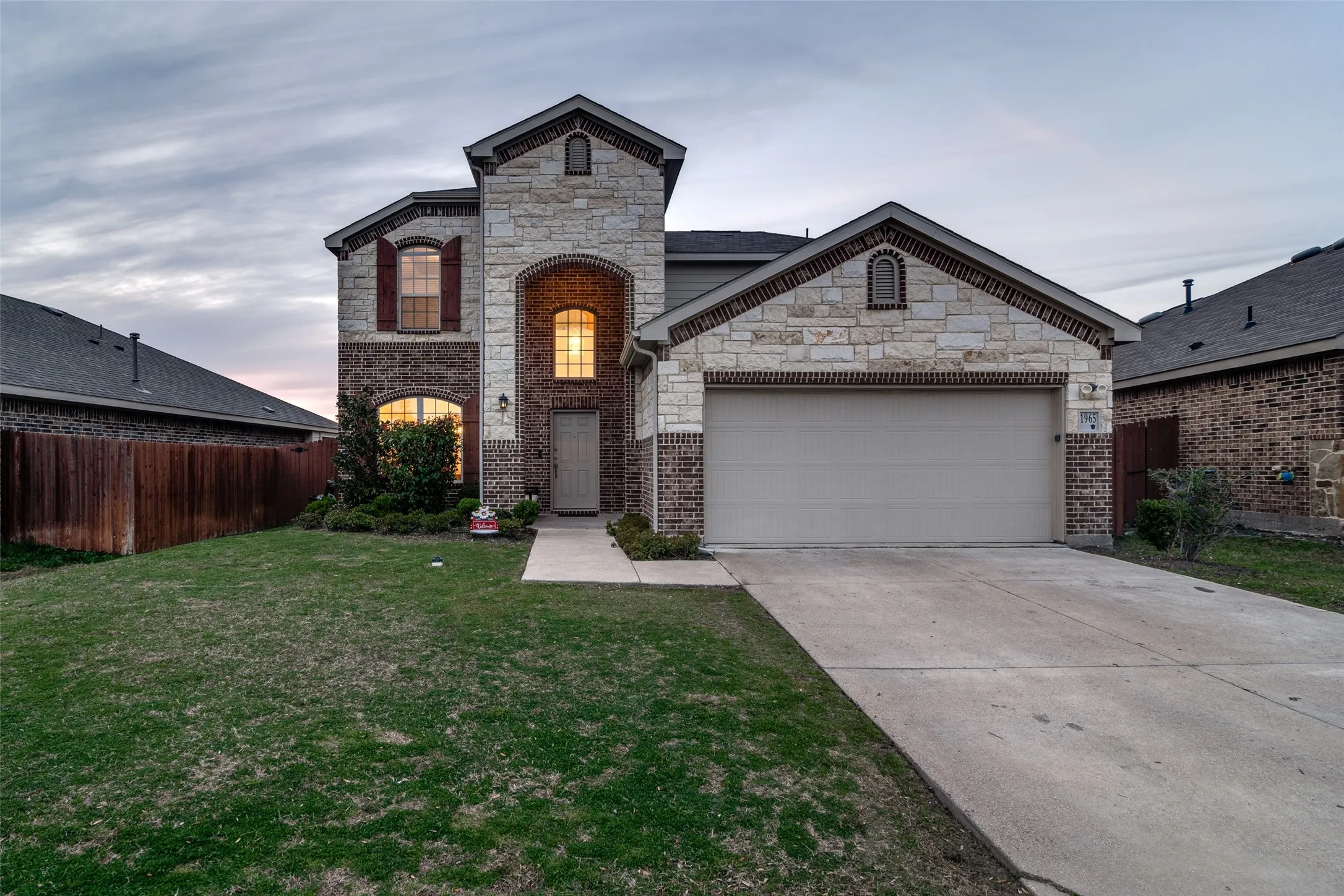 Single Family Residence For Rent in Kaufman County , 1965 Travertine Avenue, Forney, Texas 75126, 4 Bedroom, 3 Bathroom, 2 Garage spaces, 2,576 Sqft, built in 2018, mls#21380274, Real Estate Agent in Forney, Homes For Rent in Kaufman county, Homes For Rent in Forney, Realtor in Forney Texas, Real Estate Brokerage Independent Realty Texas, Luminita Cordes Realtor