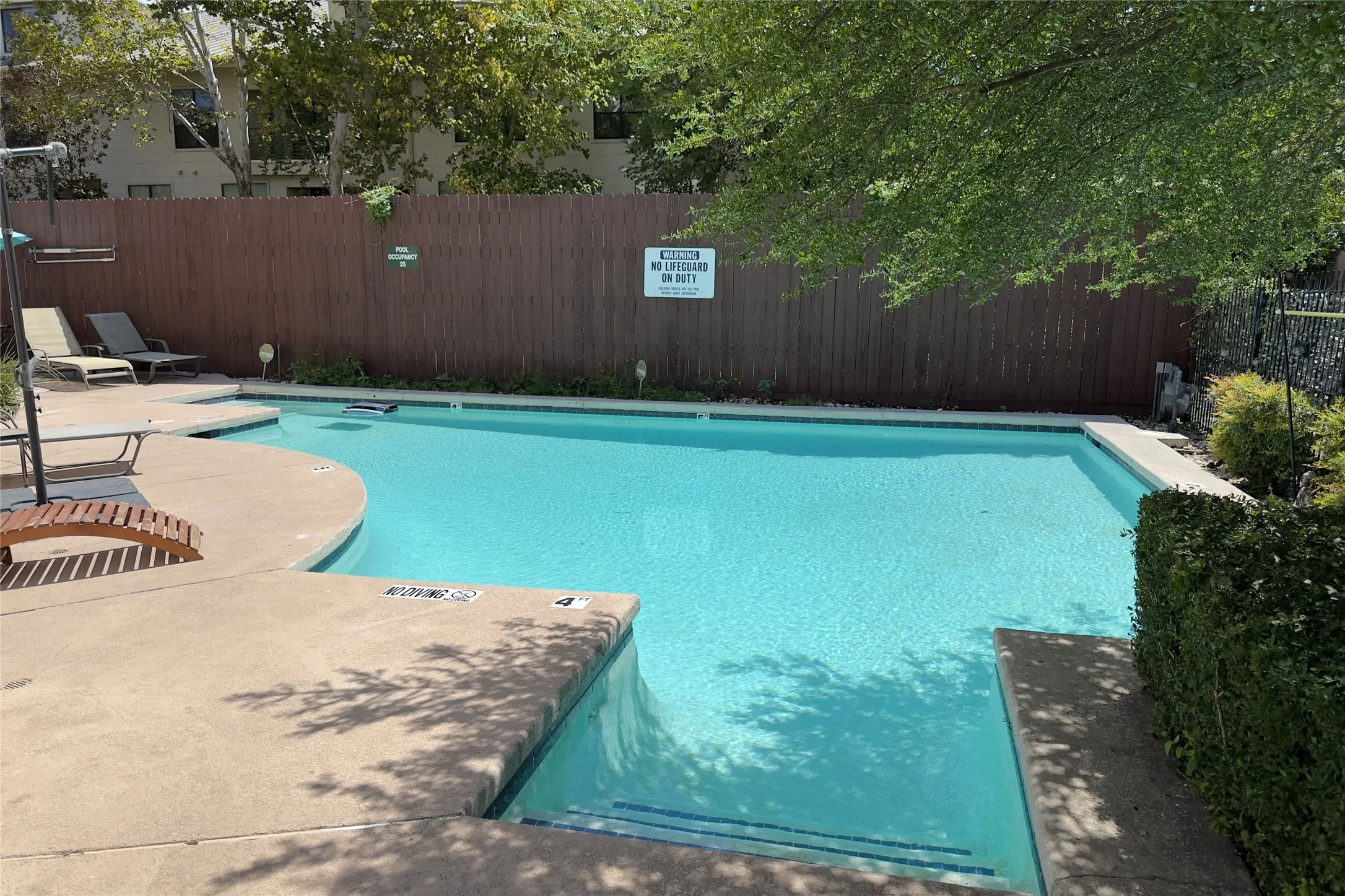 Condominium For Sale in Dallas County , 4040 Avondale Avenue 105, Dallas, Texas 75219, 2 Bedroom, 3 Bathroom, 2 Garage spaces, 1,360 Sqft, built in 1985, mls#21380011, Real Estate Agent in Dallas, Homes For Sale in Dallas county, Homes For Sale in Dallas, Realtor in Dallas Texas, Real Estate Brokerage Independent Realty Texas, Luminita Cordes Realtor