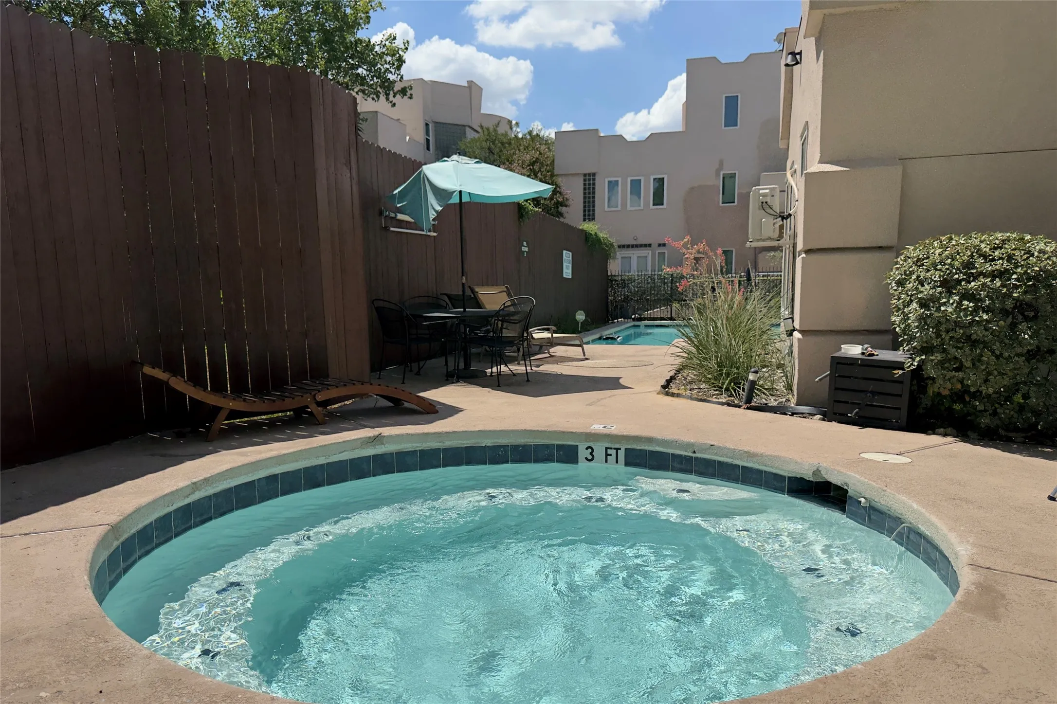 Condominium For Sale in Dallas County , 4040 Avondale Avenue 105, Dallas, Texas 75219, 2 Bedroom, 3 Bathroom, 2 Garage spaces, 1,360 Sqft, built in 1985, mls#21380011, Real Estate Agent in Dallas, Homes For Sale in Dallas county, Homes For Sale in Dallas, Realtor in Dallas Texas, Real Estate Brokerage Independent Realty Texas, Luminita Cordes Realtor