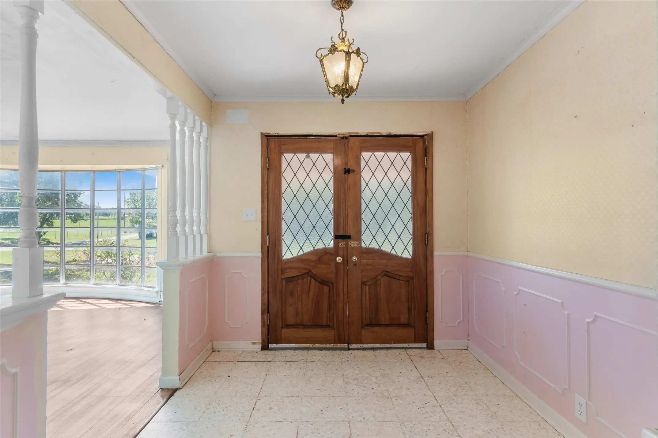 Single Family Residence For Sale in Henderson County , 609 E Dewey Street, Malakoff, Texas 75148, 3 Bedroom, 3 Bathroom, Garage spaces, 2,370 Sqft, built in 1964, mls#21371566, Real Estate Agent in Malakoff, Homes For Sale in Henderson county, Homes For Sale in Malakoff, Realtor in Malakoff Texas, Real Estate Brokerage Independent Realty Texas, Luminita Cordes Realtor