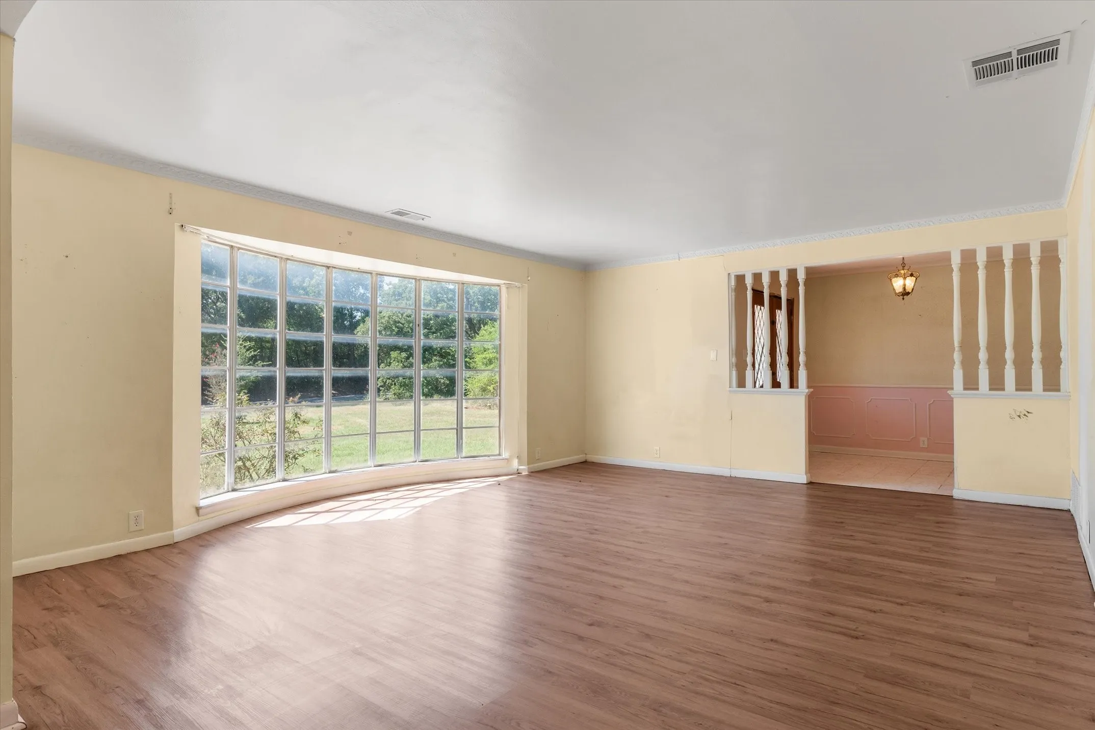 Single Family Residence For Sale in Henderson County , 609 E Dewey Street, Malakoff, Texas 75148, 3 Bedroom, 3 Bathroom, Garage spaces, 2,370 Sqft, built in 1964, mls#21371566, Real Estate Agent in Malakoff, Homes For Sale in Henderson county, Homes For Sale in Malakoff, Realtor in Malakoff Texas, Real Estate Brokerage Independent Realty Texas, Luminita Cordes Realtor